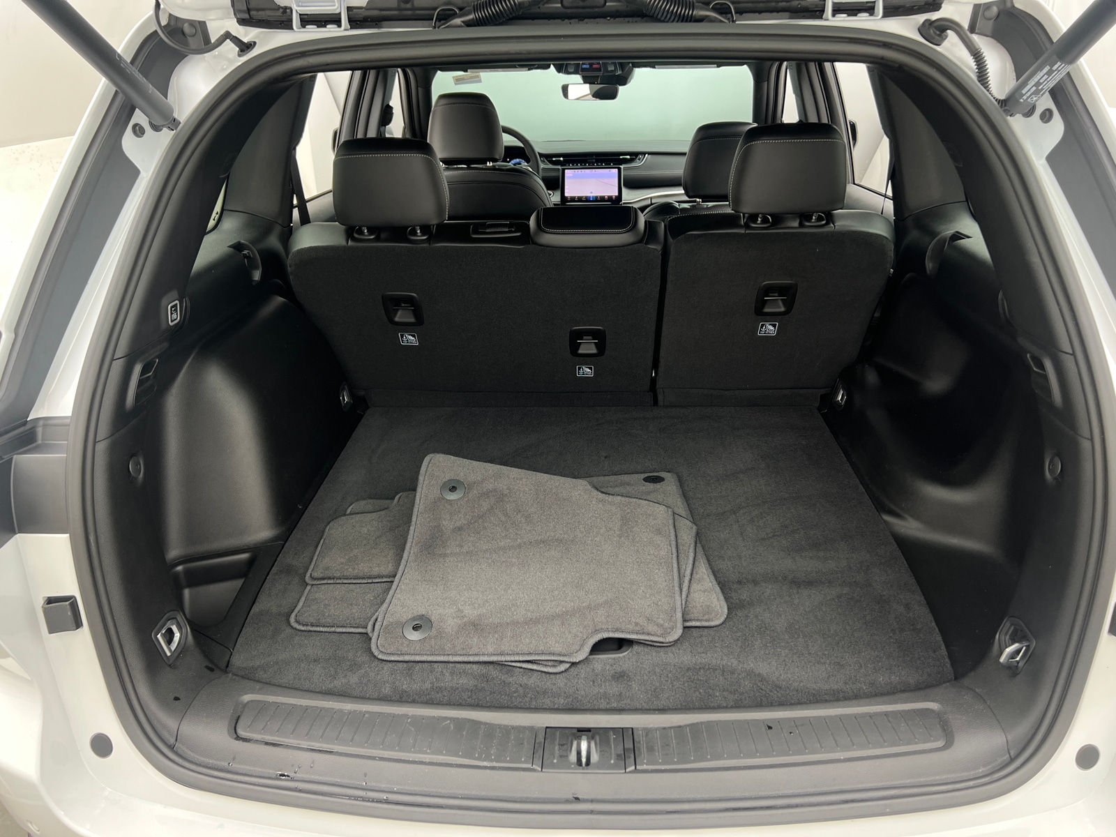 Thumbnail: 2025 Jeep Grand Cherokee - 6