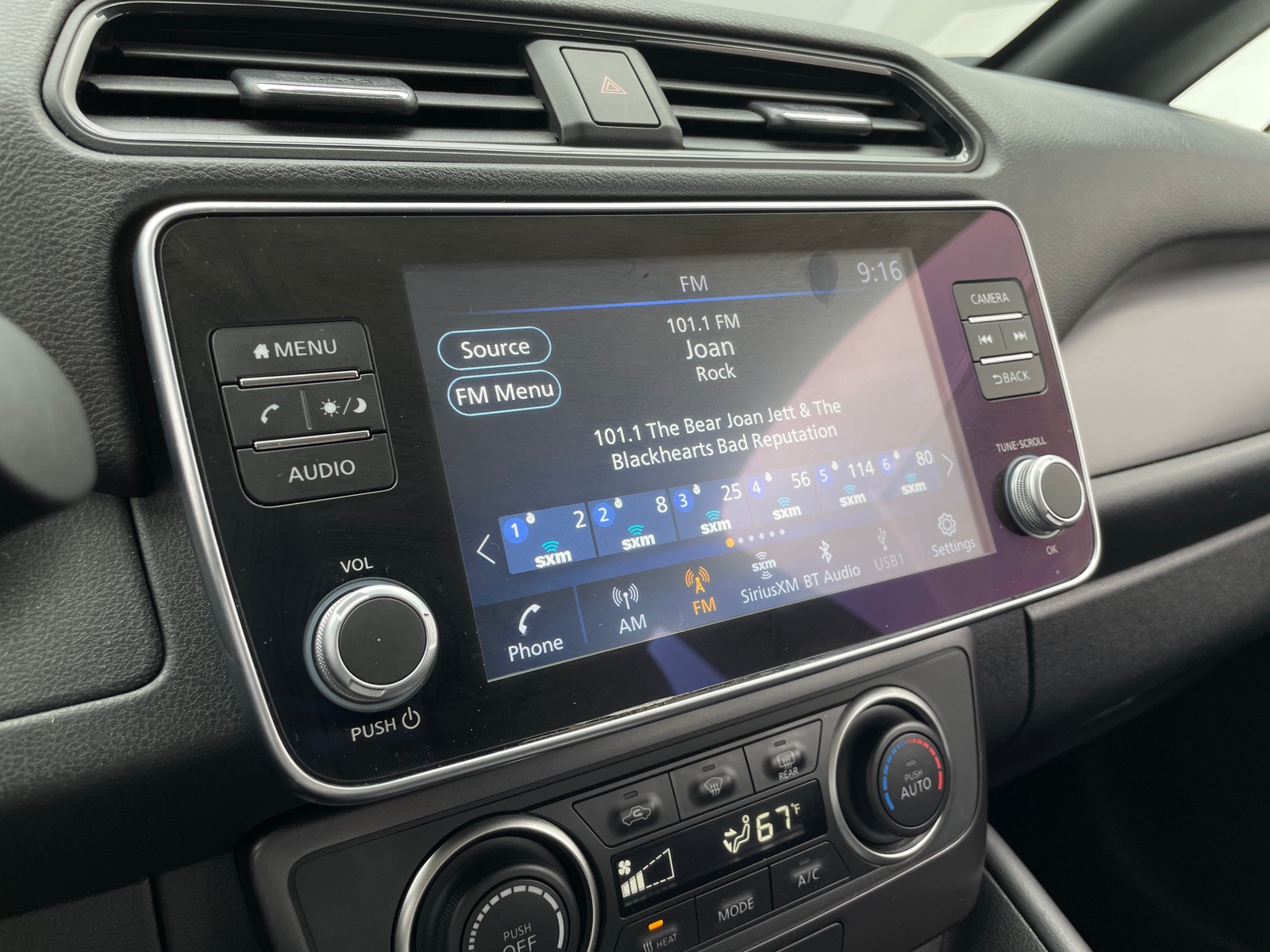 Thumbnail: 2023 Nissan Leaf - 4