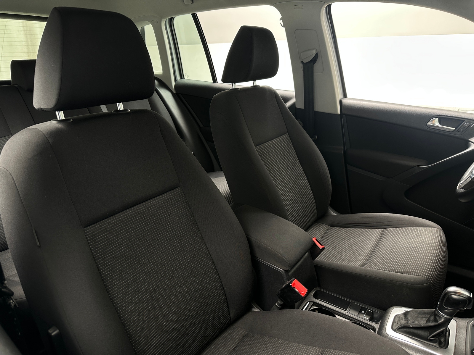 Thumbnail: 2018 Volkswagen Tiguan - 2