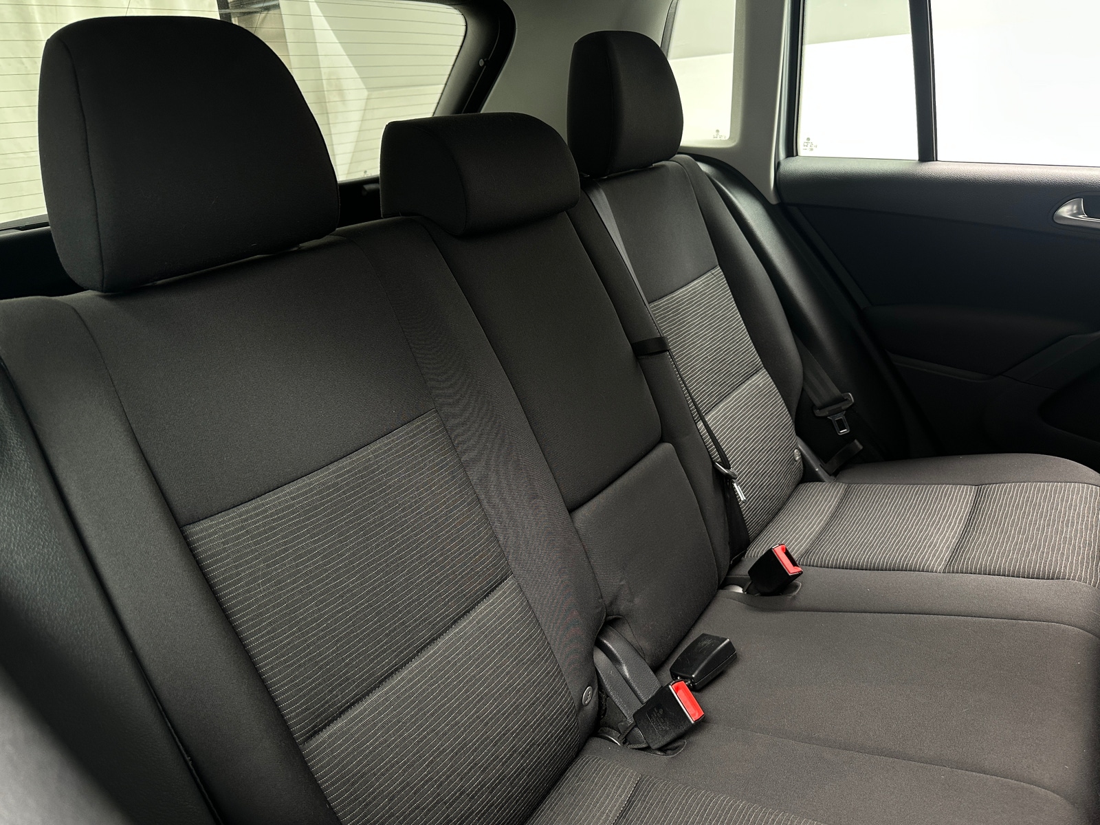 Thumbnail: 2018 Volkswagen Tiguan - 6