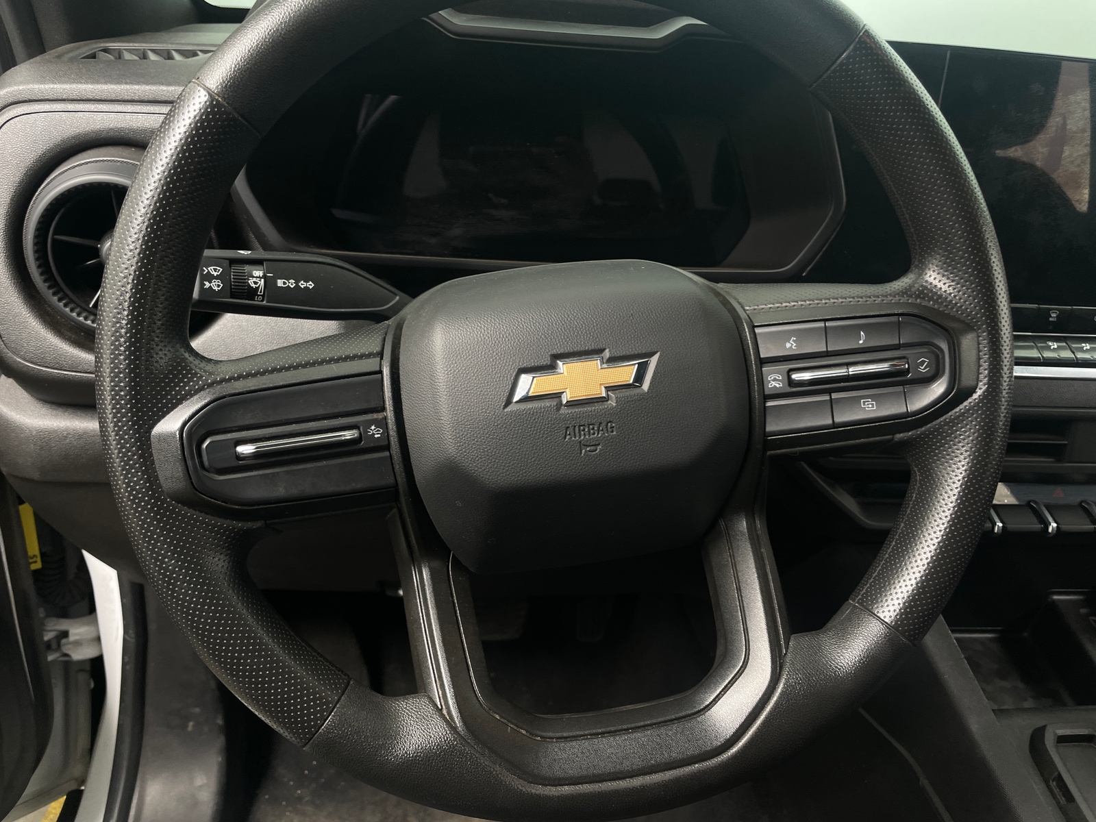 Thumbnail: 2023 Chevrolet Colorado - 5