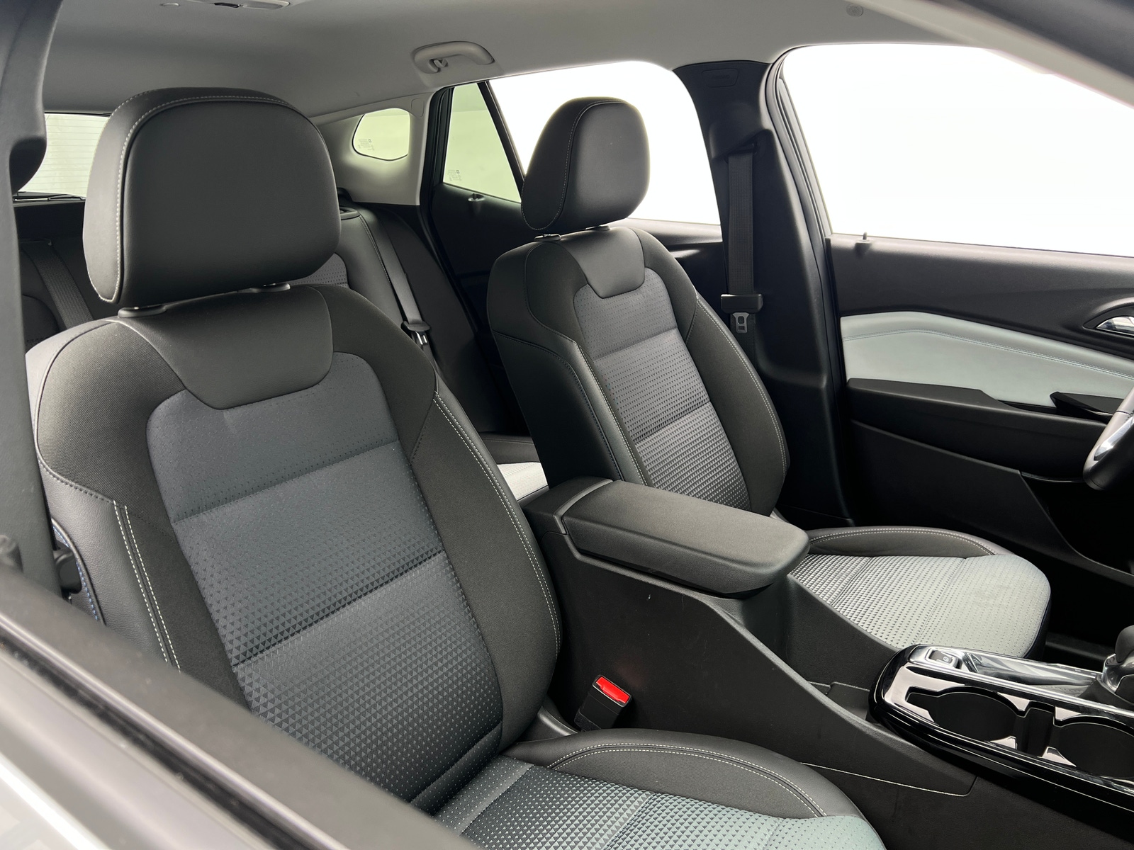 Thumbnail: 2025 Chevrolet Trax - 2