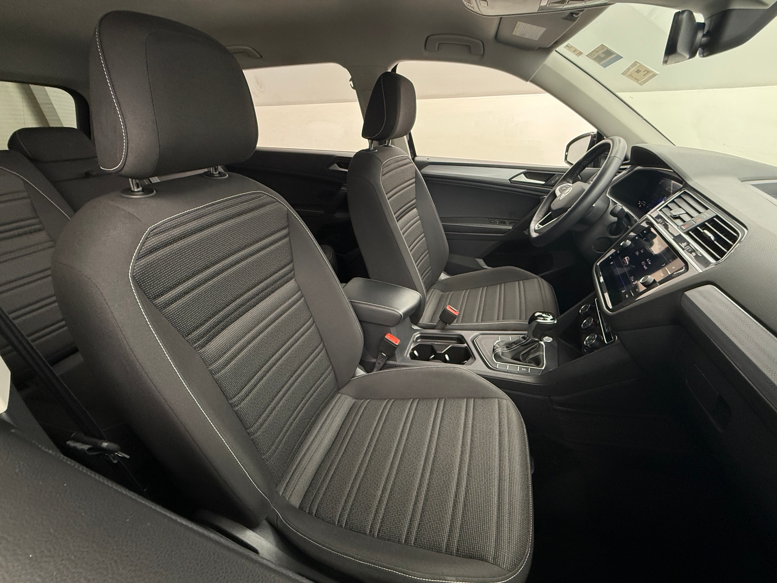 Thumbnail: 2024 Volkswagen Tiguan - 2