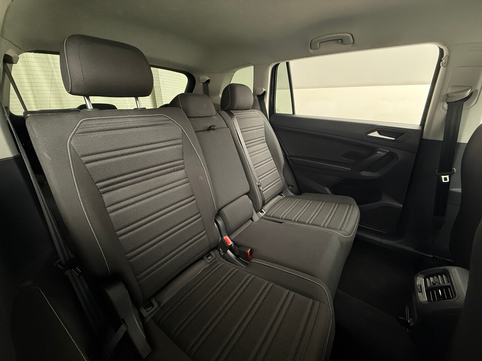 Thumbnail: 2024 Volkswagen Tiguan - 6