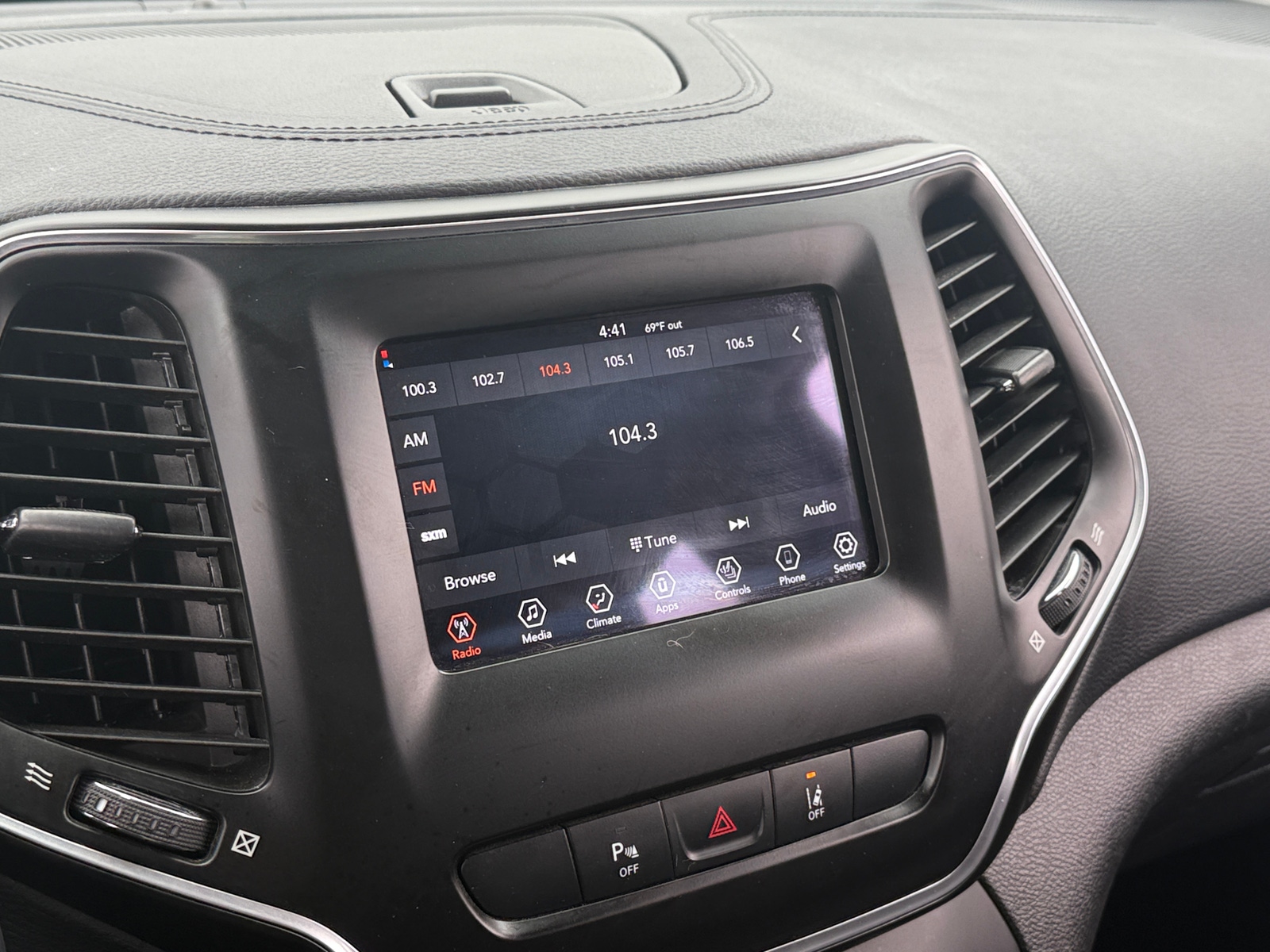 Thumbnail: 2021 Jeep Cherokee - 4