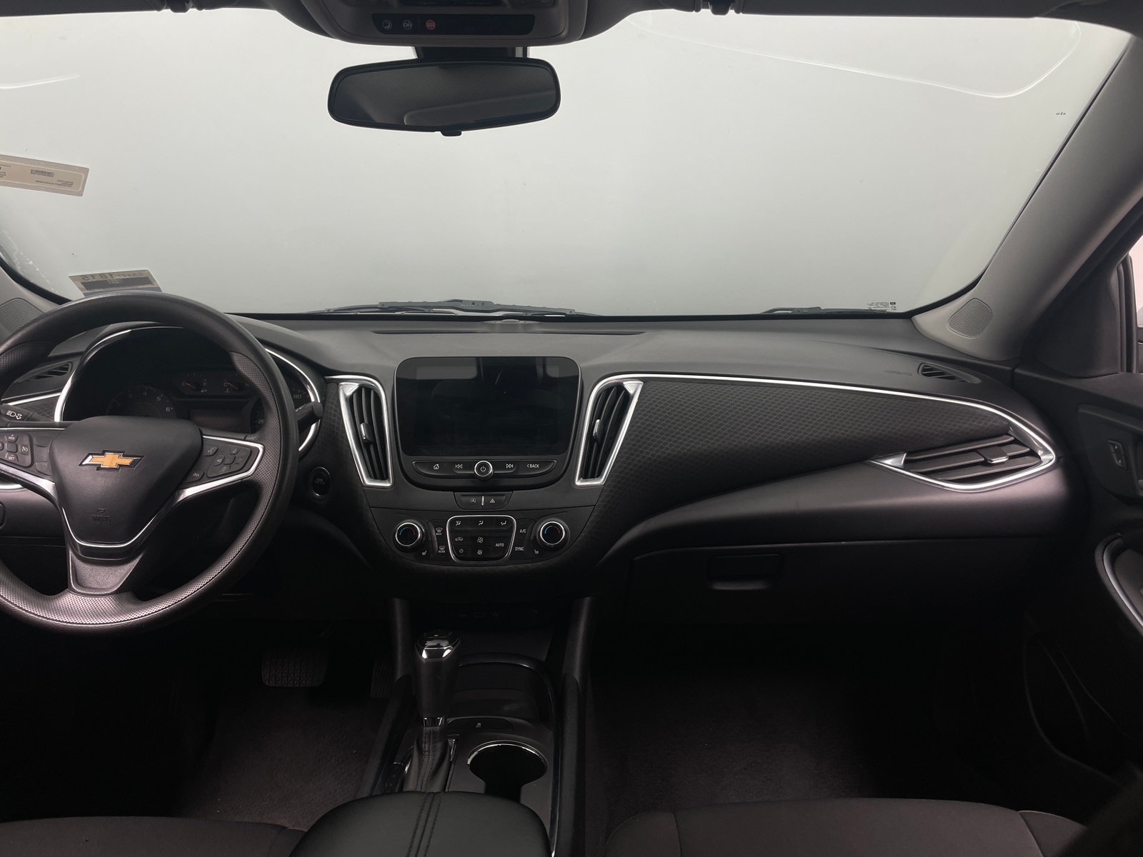 Thumbnail: 2020 Chevrolet Malibu - 3