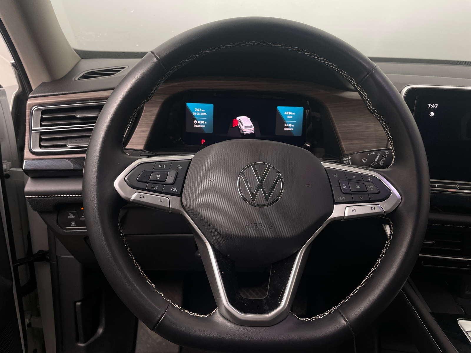 Thumbnail: 2025 Volkswagen Atlas - 4