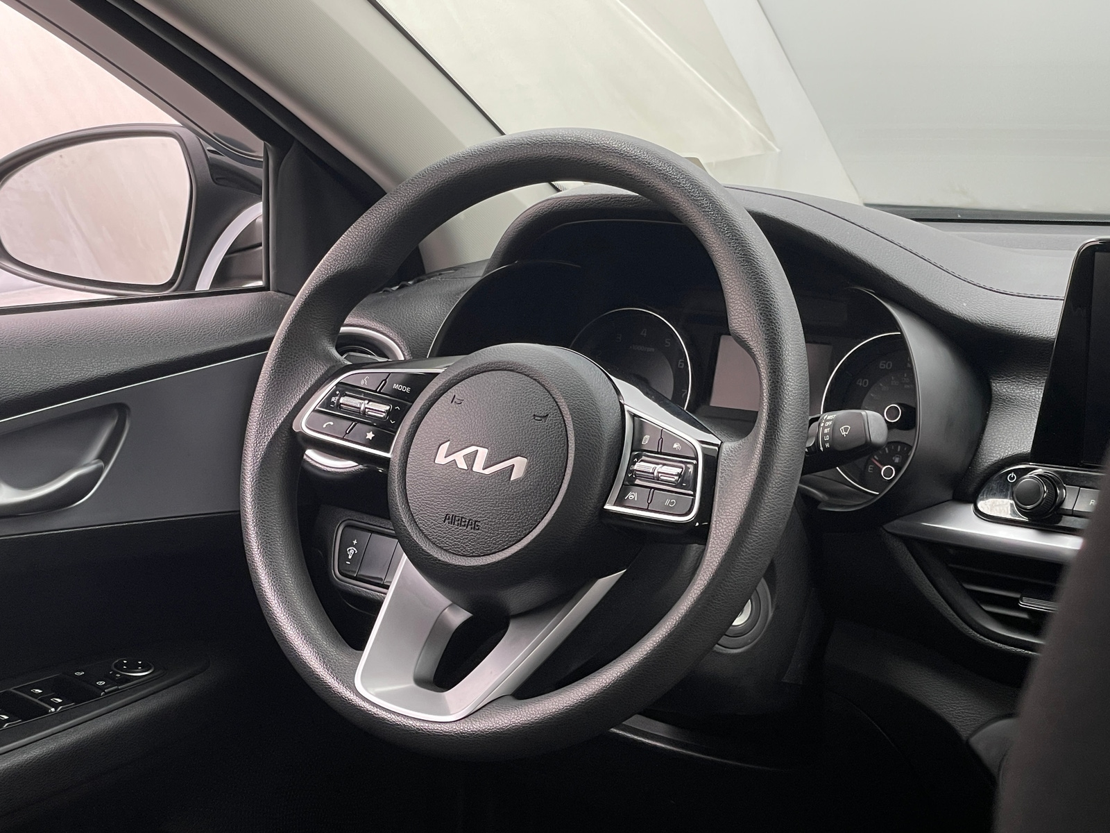 Thumbnail: 2022 Kia Forte - 5