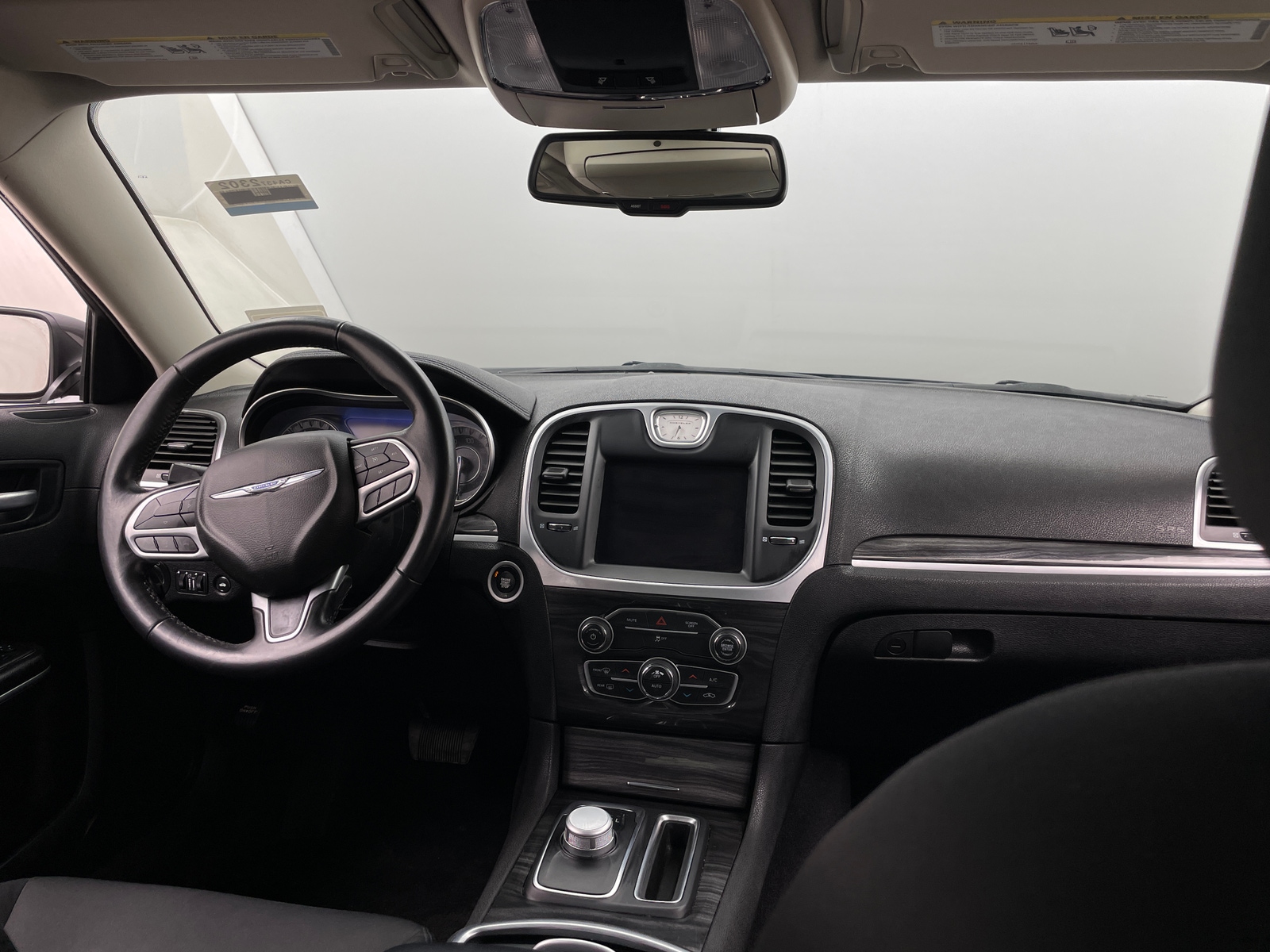 Thumbnail: 2022 Chrysler 300 - 3