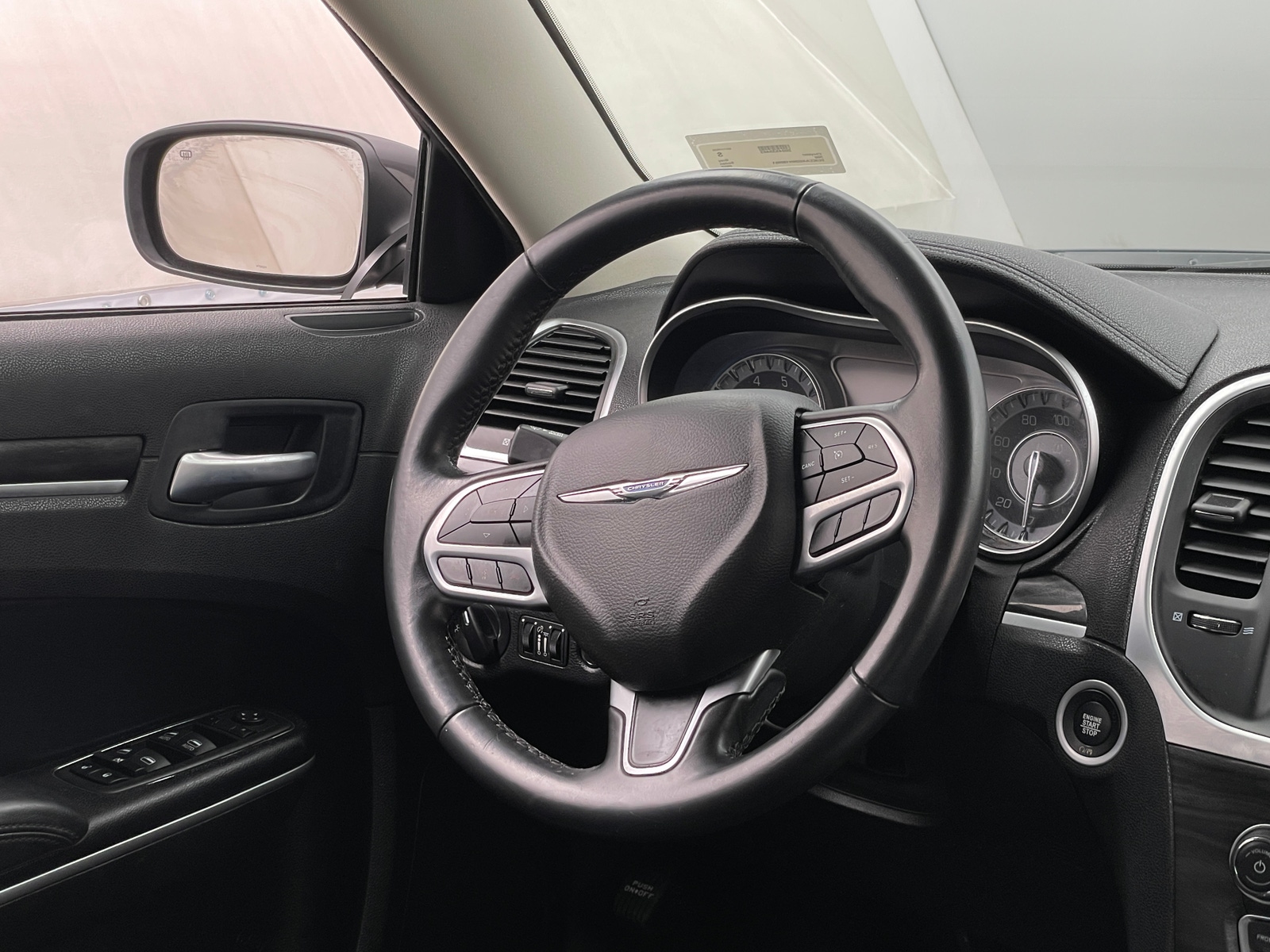 Thumbnail: 2022 Chrysler 300 - 5