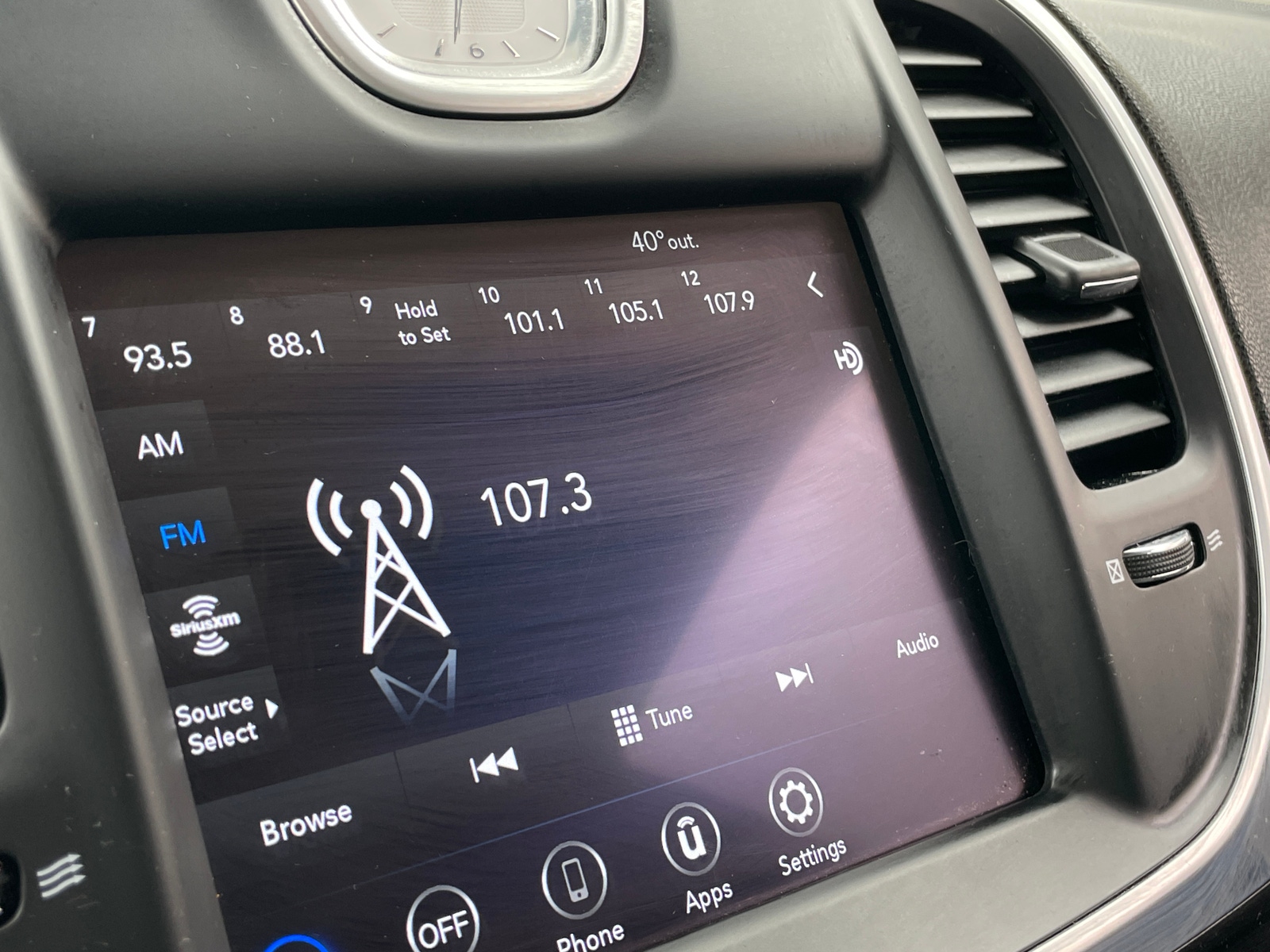 Thumbnail: 2022 Chrysler 300 - 4