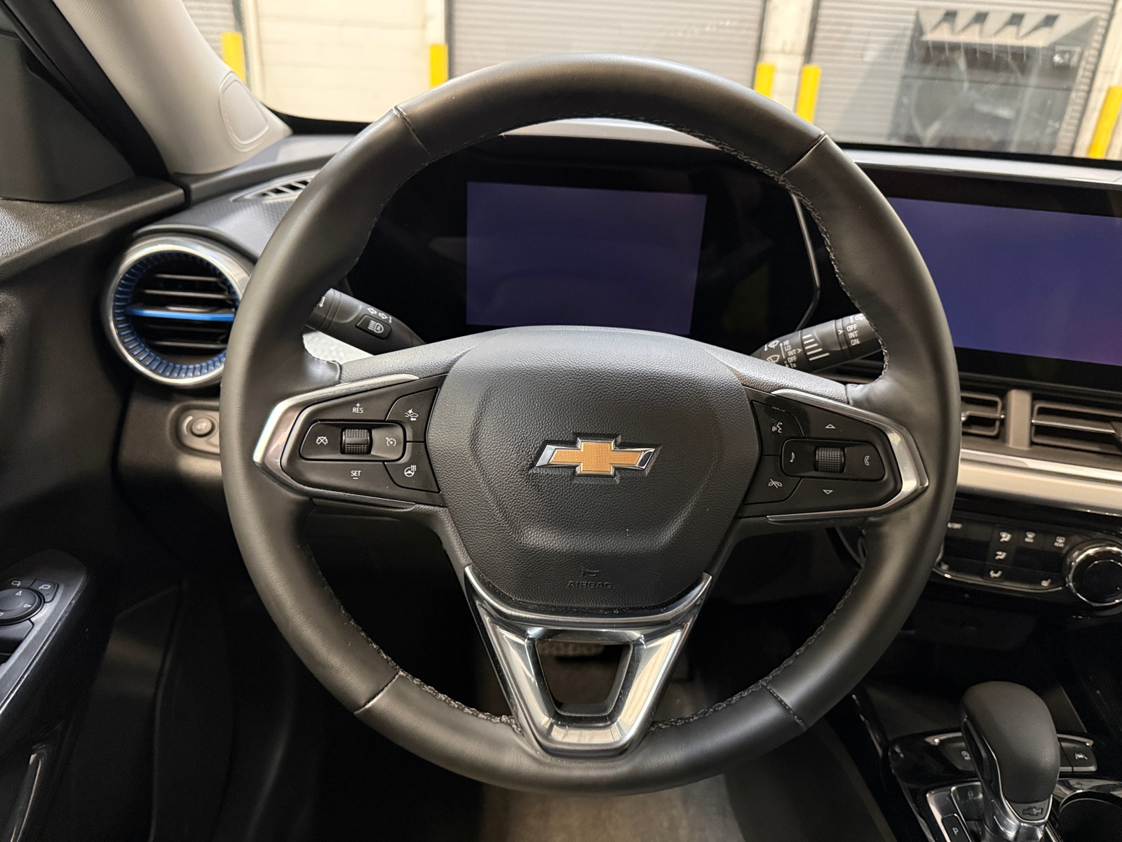 Thumbnail: 2025 Chevrolet Trax - 5