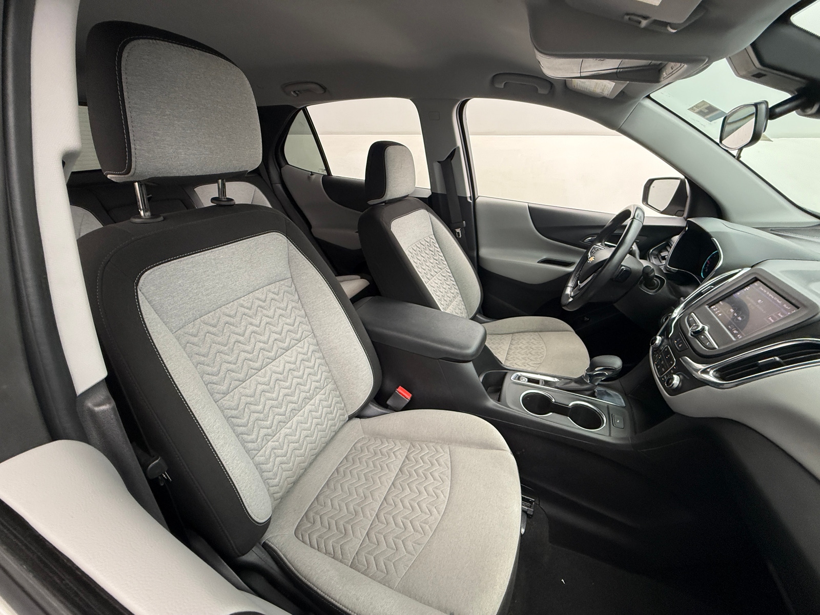 Thumbnail: 2022 Chevrolet Equinox - 2