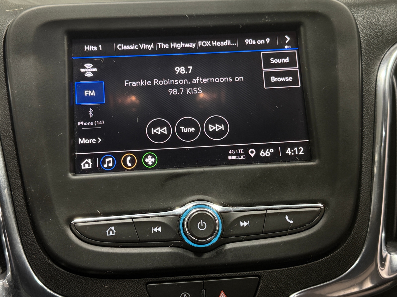 Thumbnail: 2022 Chevrolet Equinox - 4