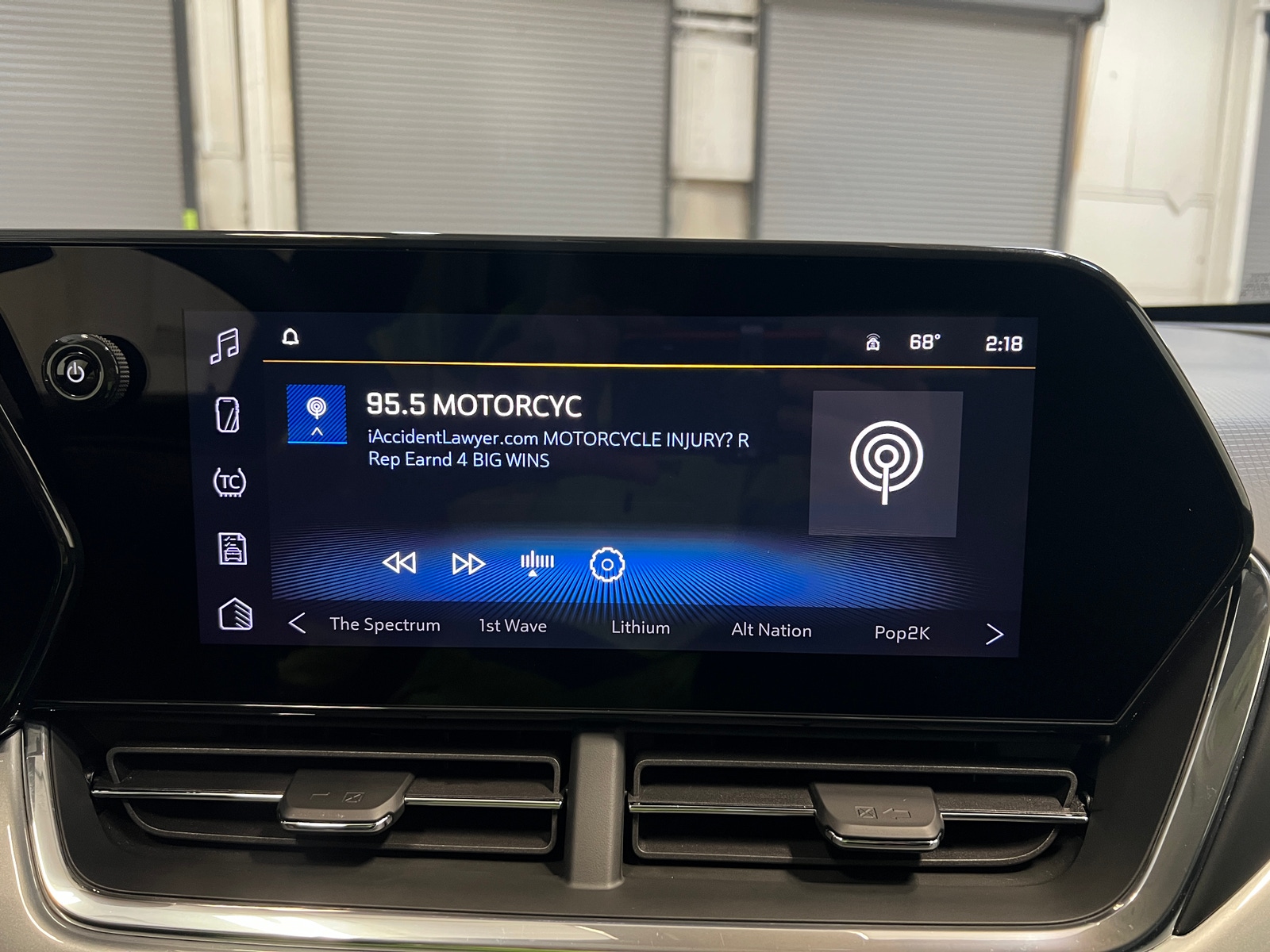 Thumbnail: 2025 Chevrolet Trax - 4