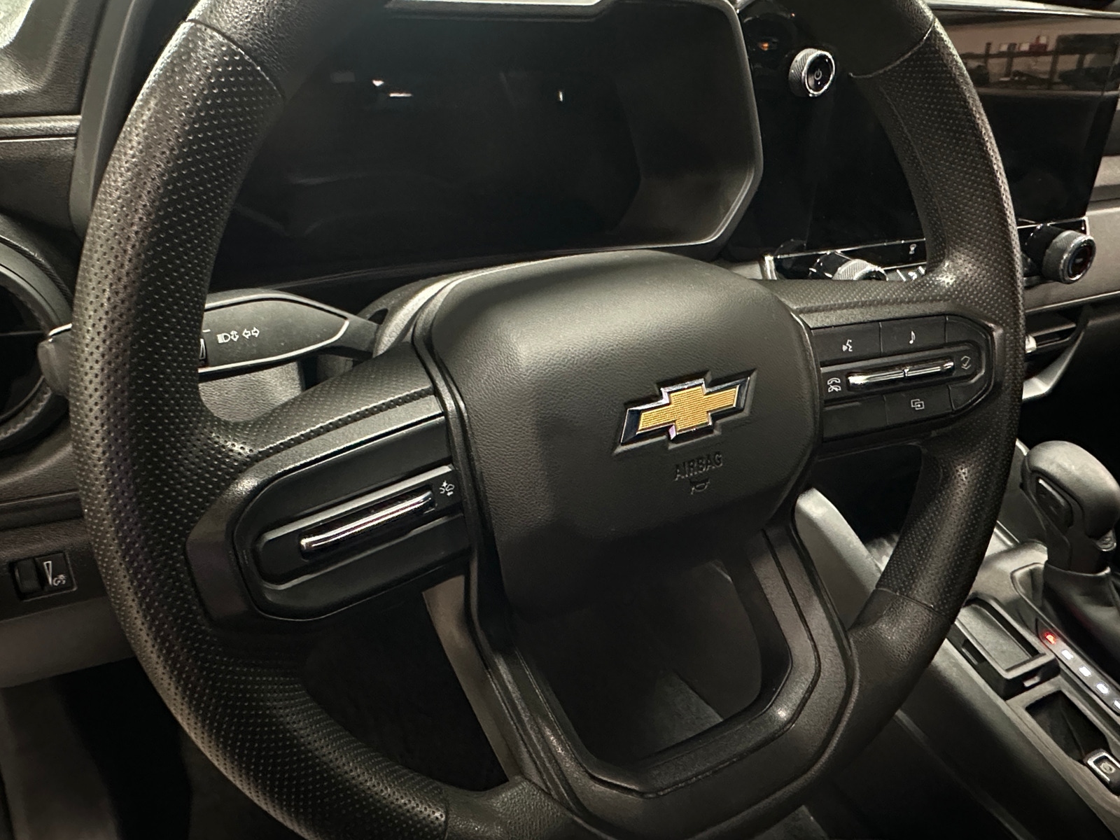 Thumbnail: 2024 Chevrolet Colorado - 5