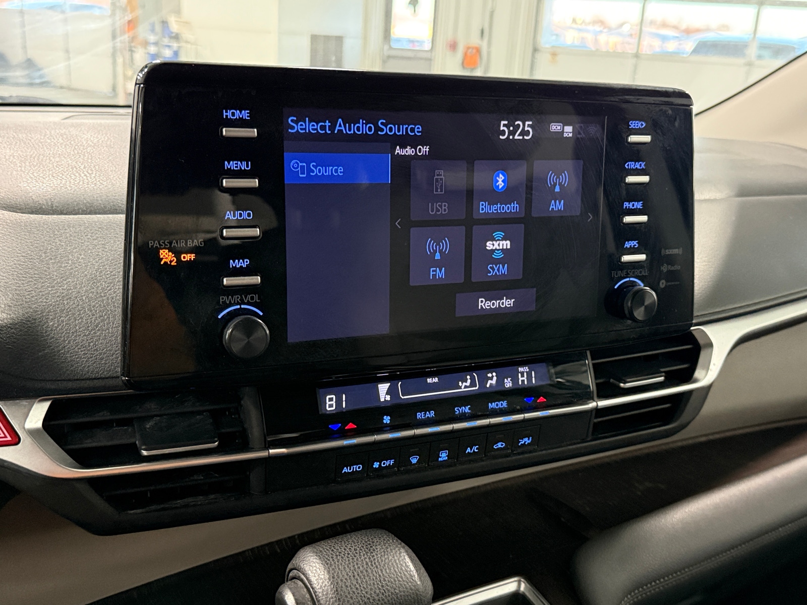 Thumbnail: 2021 Toyota Sienna - 4