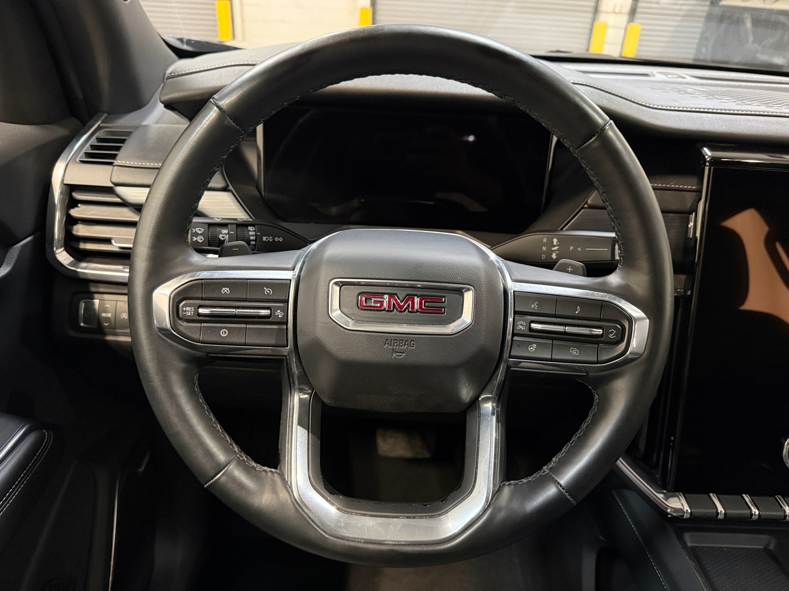 Thumbnail: 2024 GMC Acadia - 4