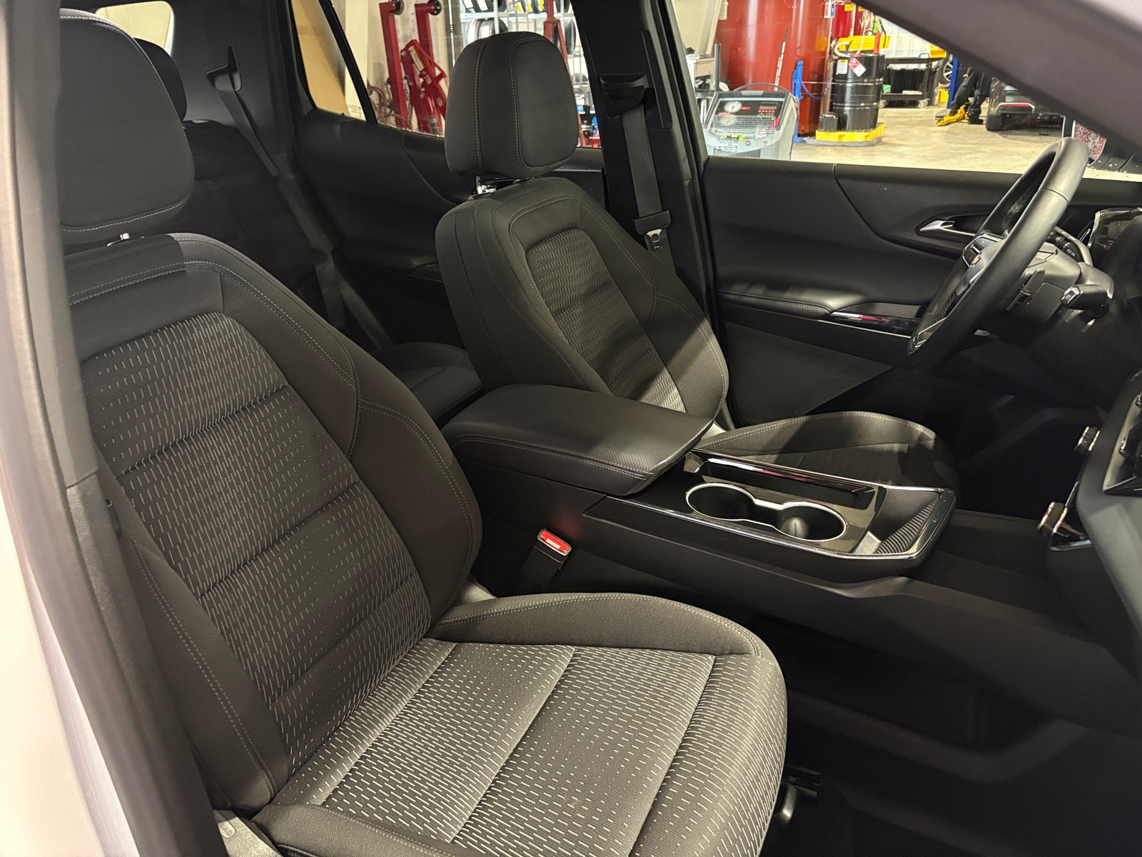 Thumbnail: 2025 Chevrolet Equinox - 2