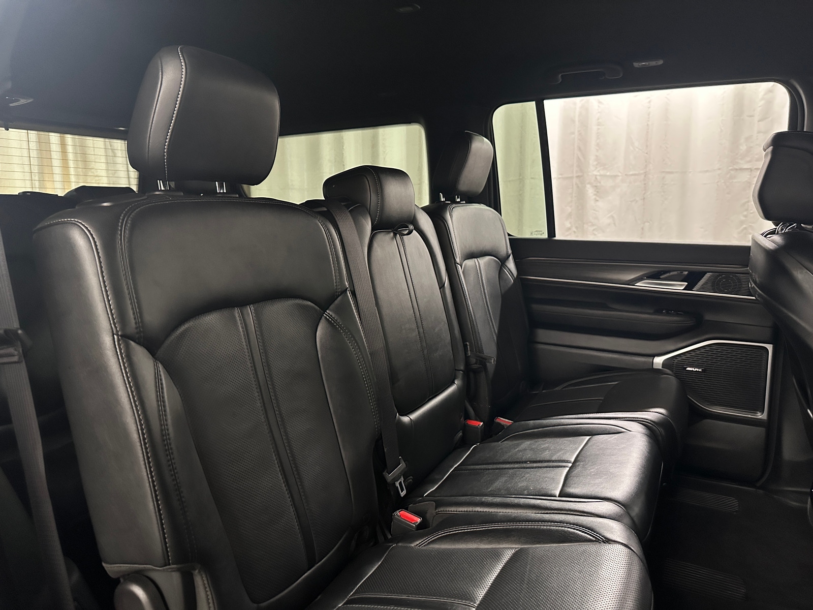 Thumbnail: 2024 Jeep Wagoneer - 5