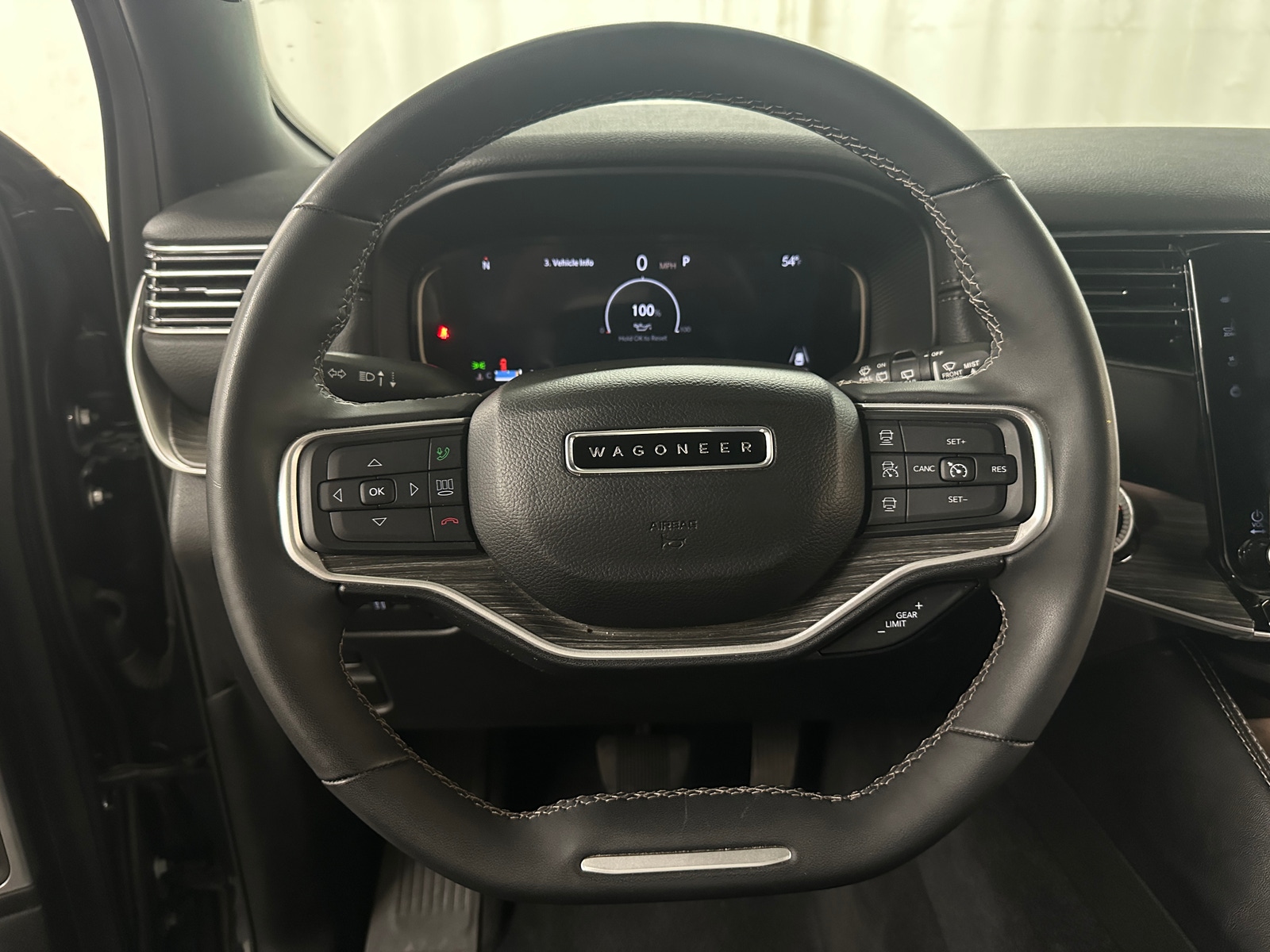 Thumbnail: 2024 Jeep Wagoneer - 4