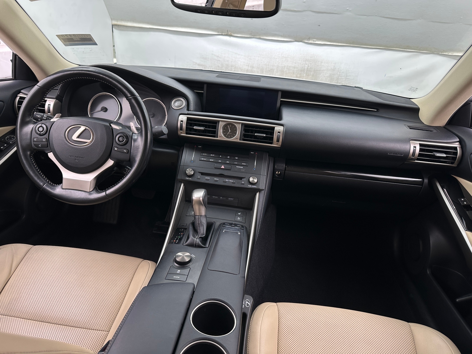 Thumbnail: 2016 Lexus IS - 2