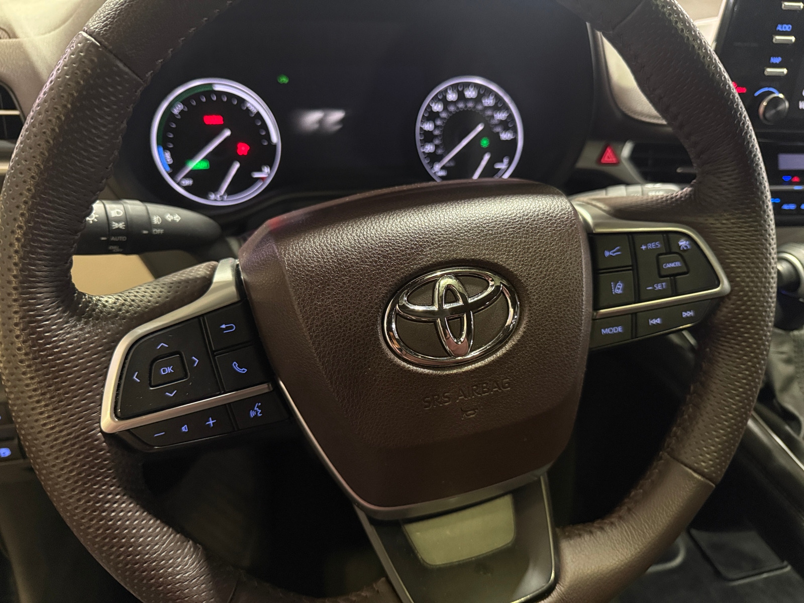 Thumbnail: 2024 Toyota Sienna - 4