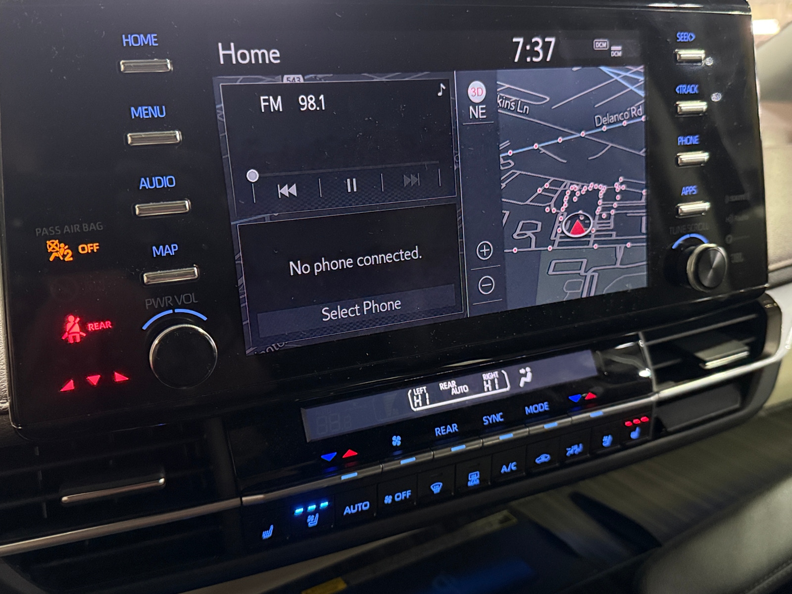 Thumbnail: 2024 Toyota Sienna - 3