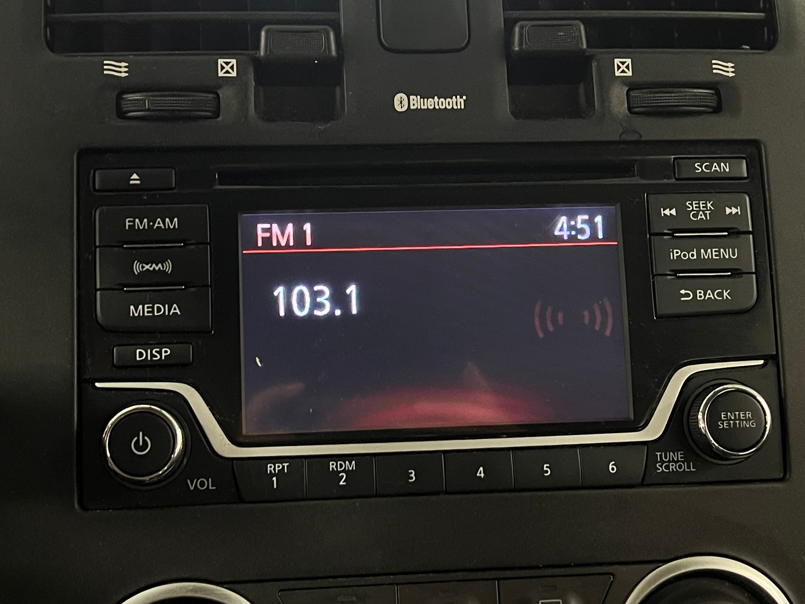 Thumbnail: 2017 Nissan Leaf - 4