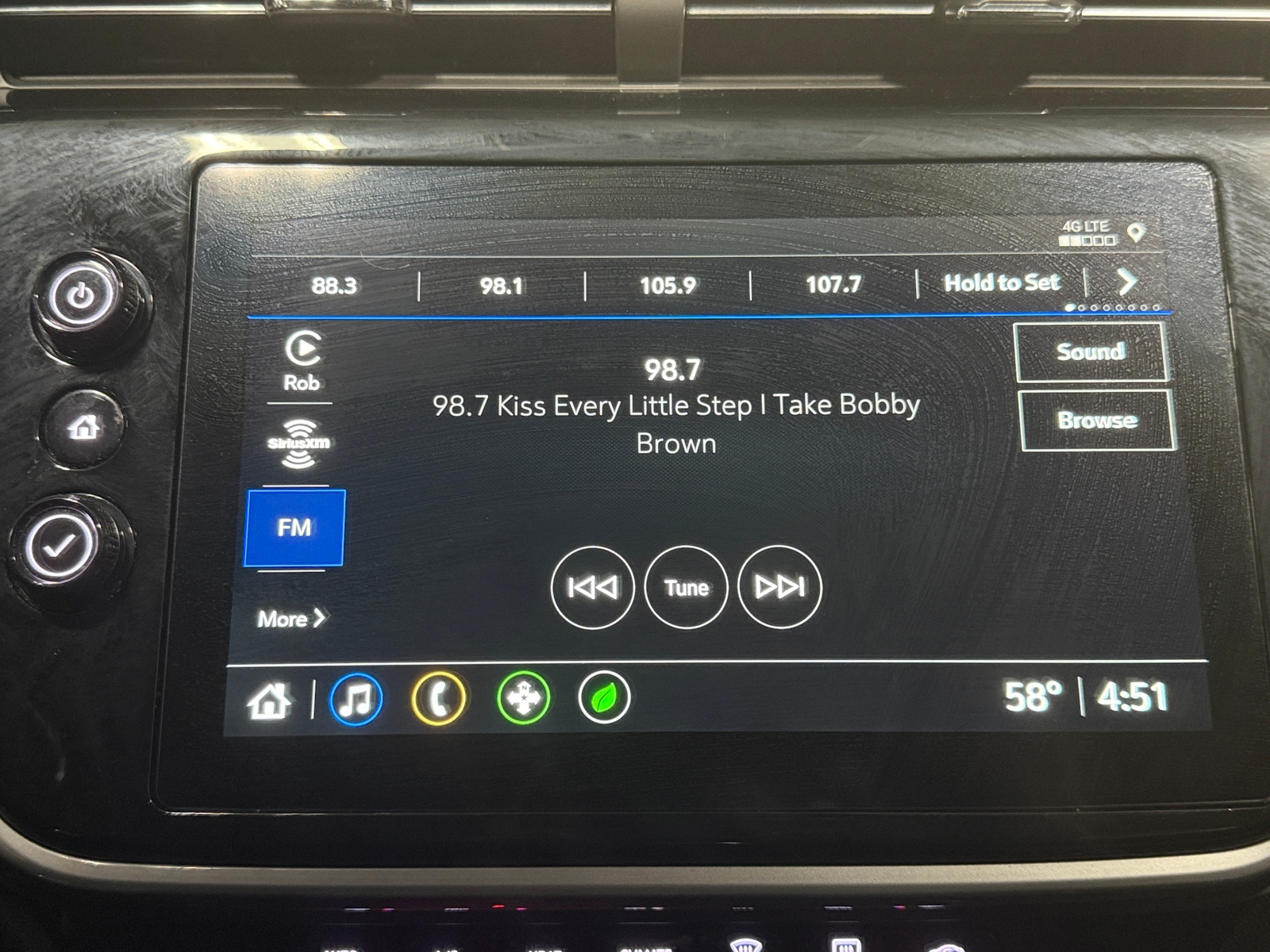 Thumbnail: 2023 Chevrolet Bolt EUV - 3