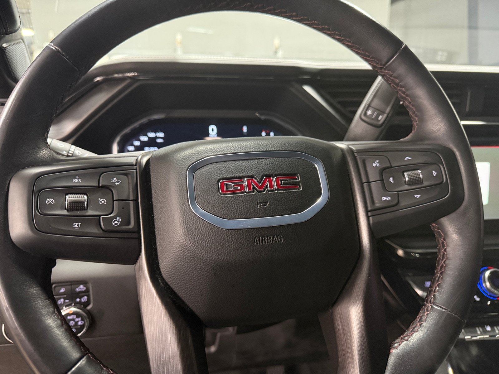 Thumbnail: 2024 GMC Sierra 2500 - 4