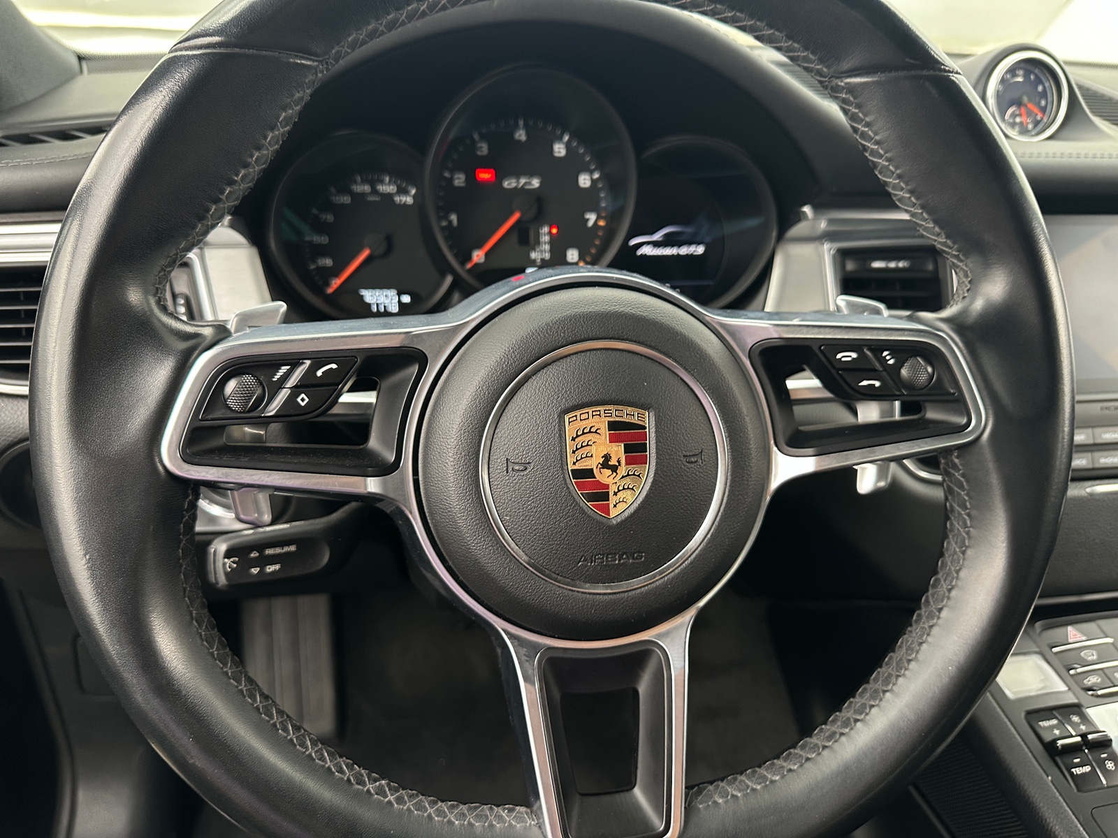 Thumbnail: 2017 Porsche Macan - 4