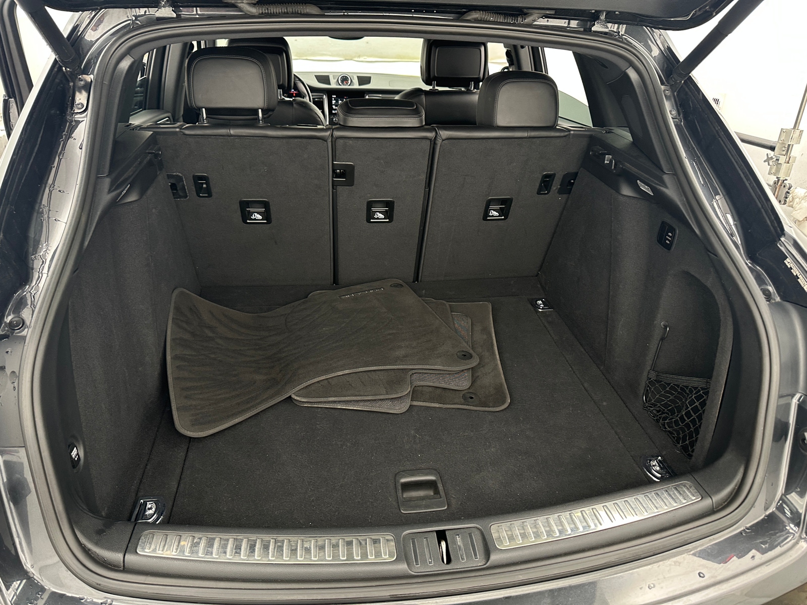 Thumbnail: 2017 Porsche Macan - 6