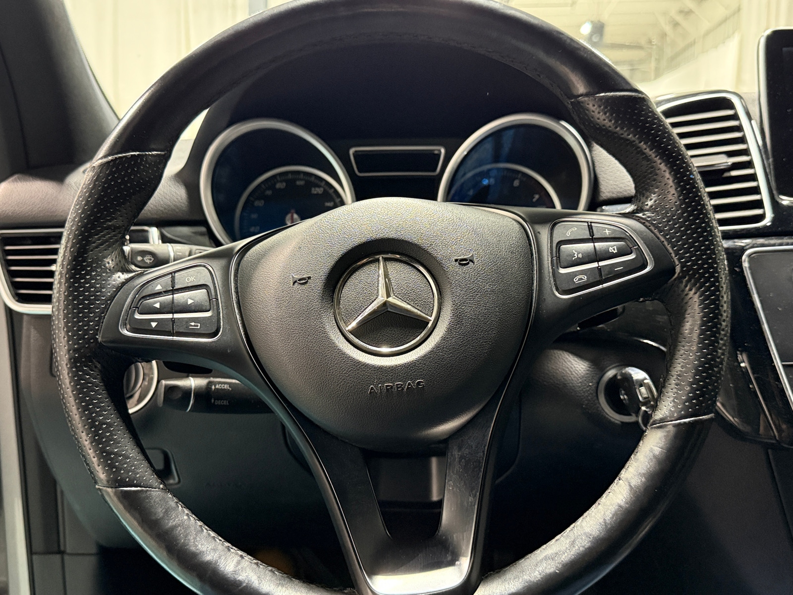 Thumbnail: 2016 Mercedes-Benz GLE - 4