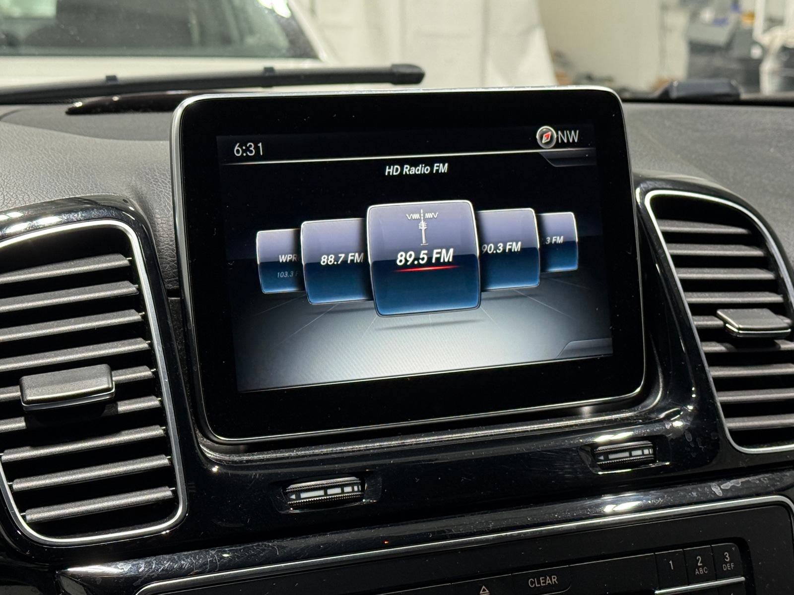 Thumbnail: 2016 Mercedes-Benz GLE - 3