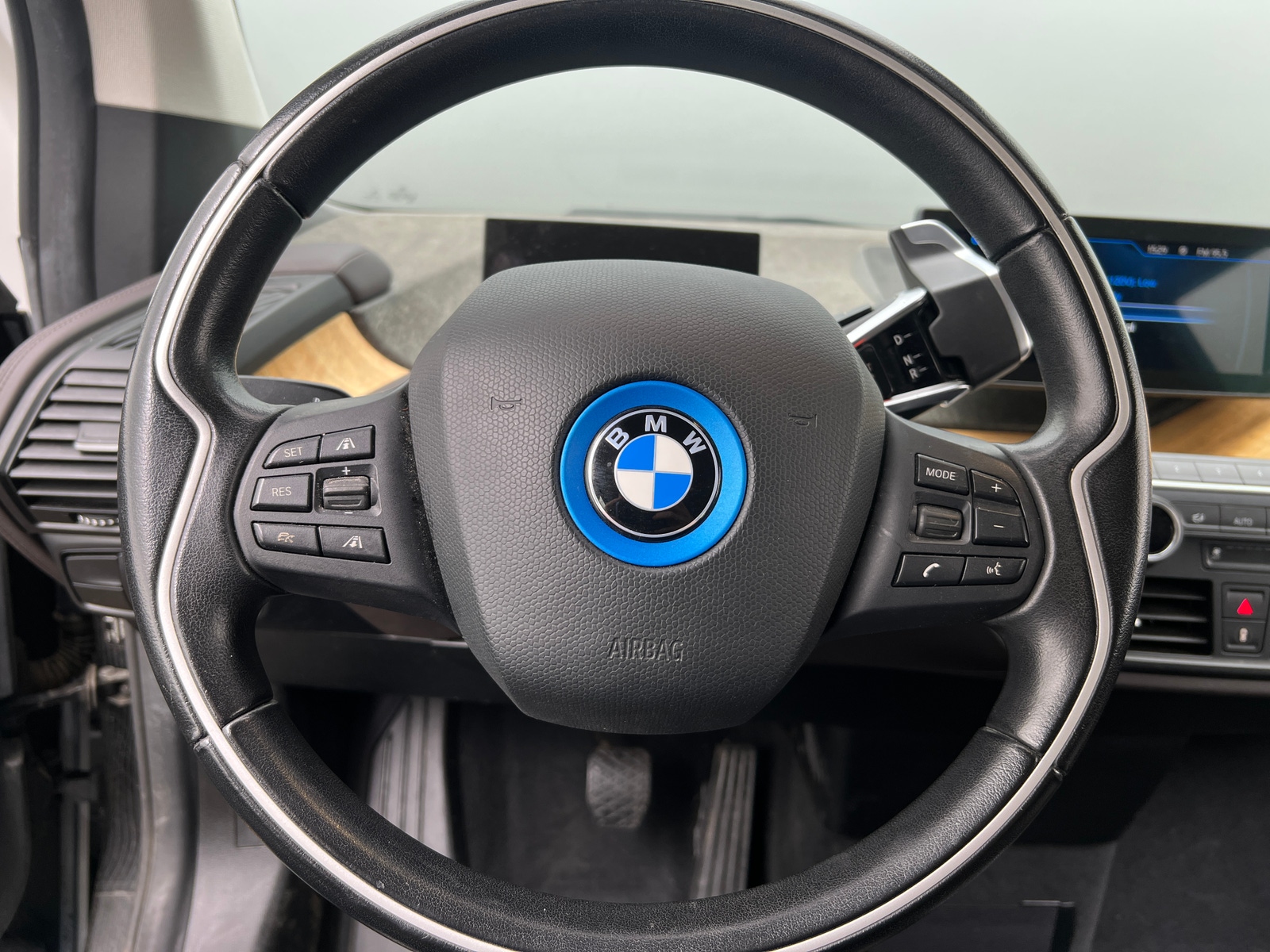 Thumbnail: 2015 BMW i3 - 4