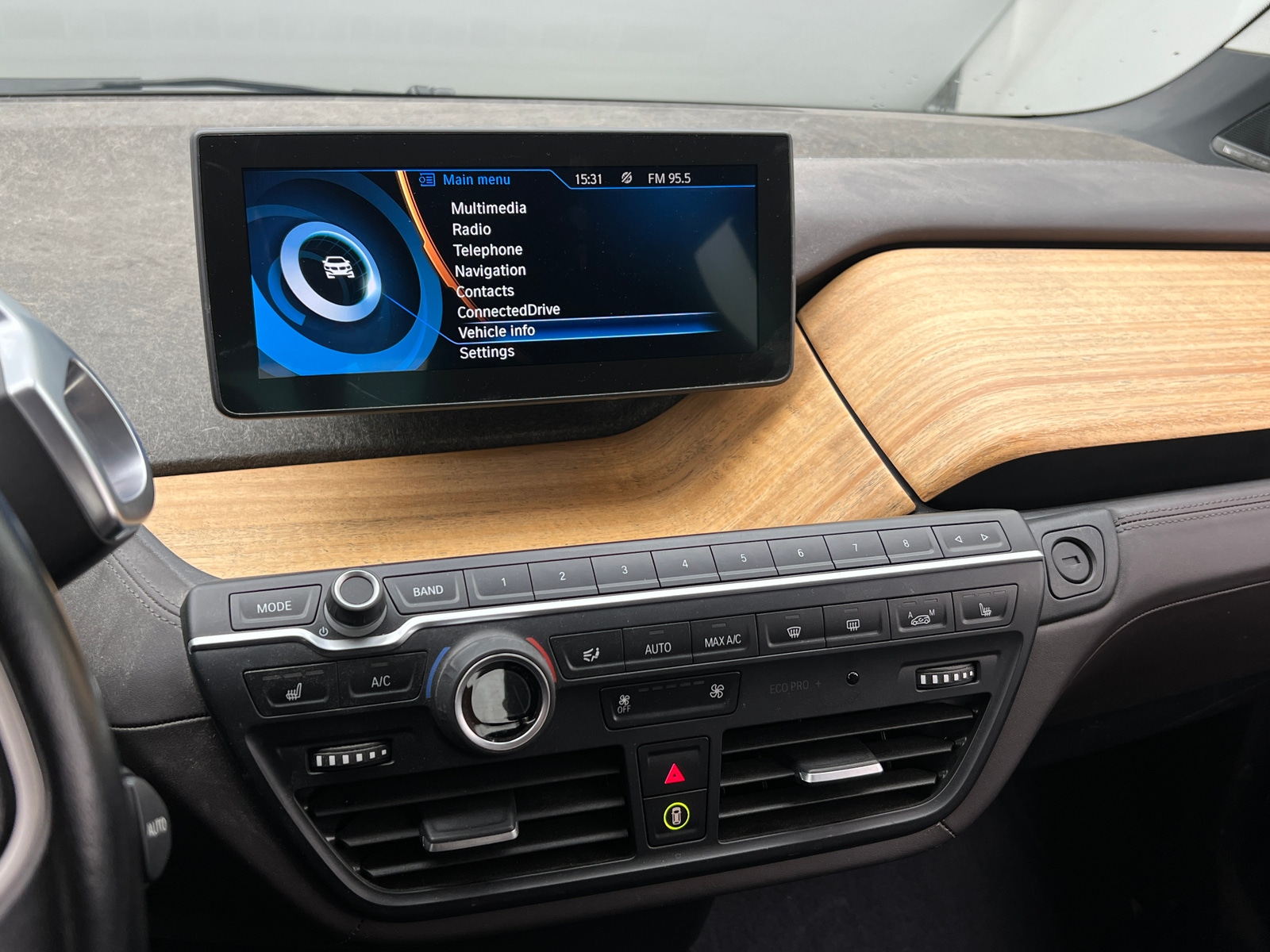 Thumbnail: 2015 BMW i3 - 3