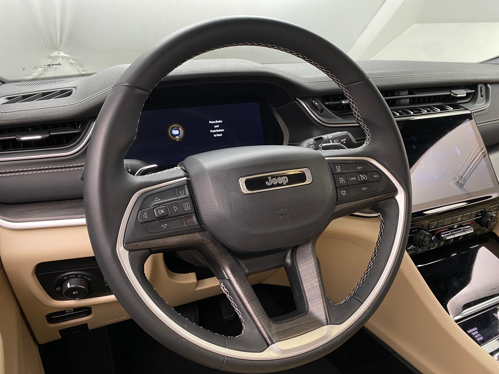 Thumbnail: 2023 Jeep Grand Cherokee L - 4