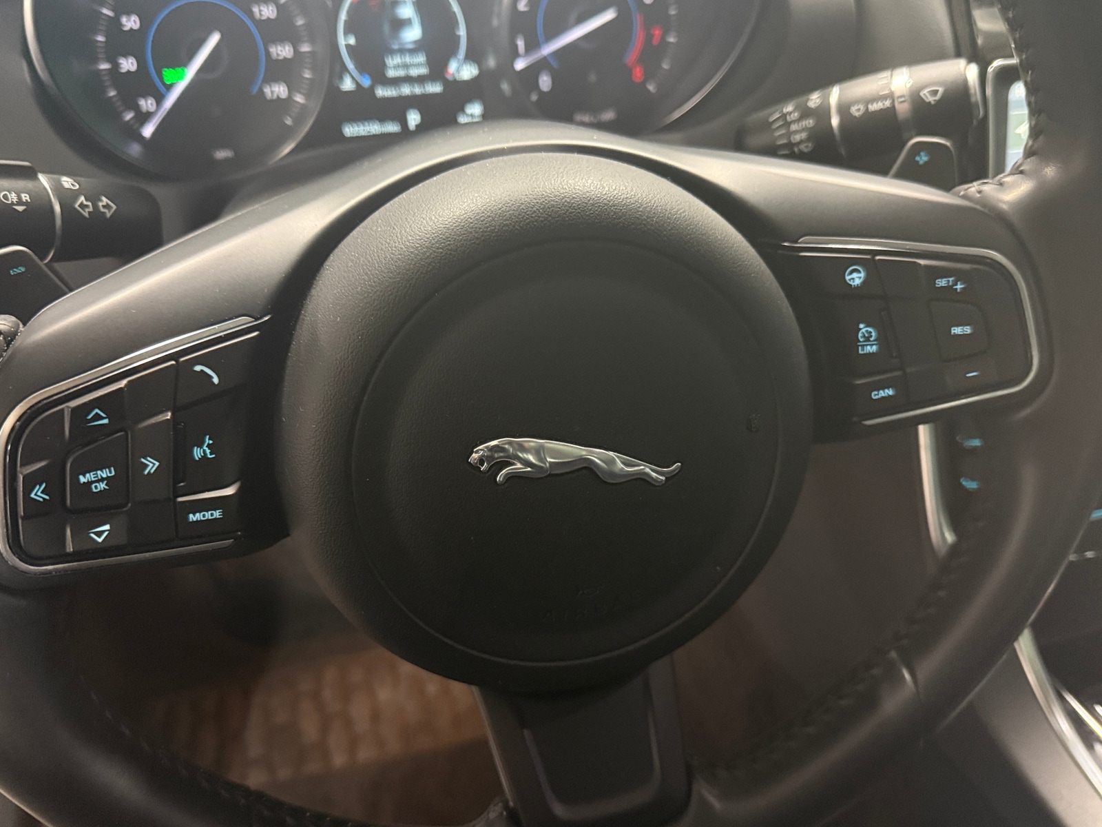 Thumbnail: 2019 Jaguar XE - 4