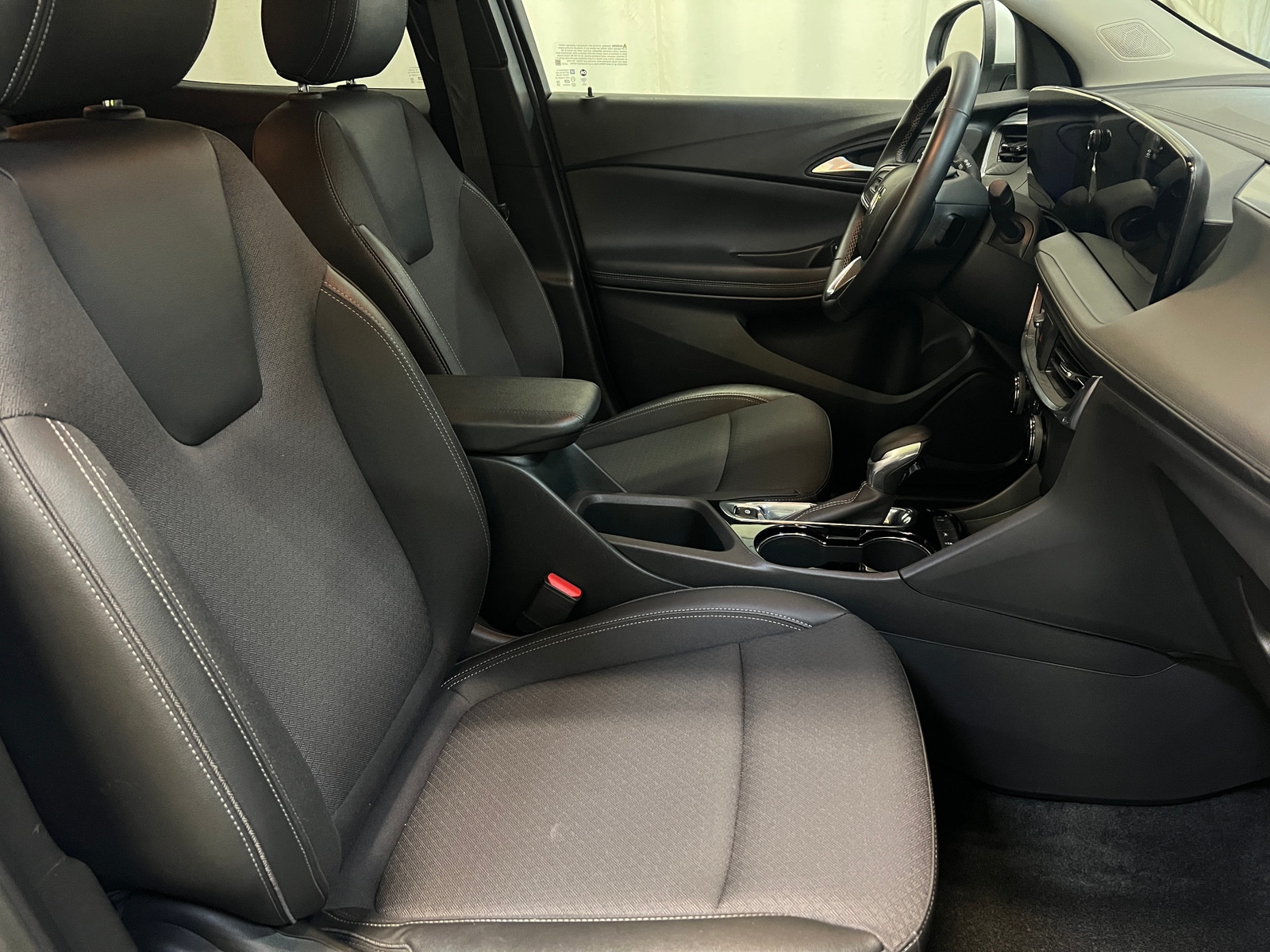 Thumbnail: 2025 Buick Encore GX - 2