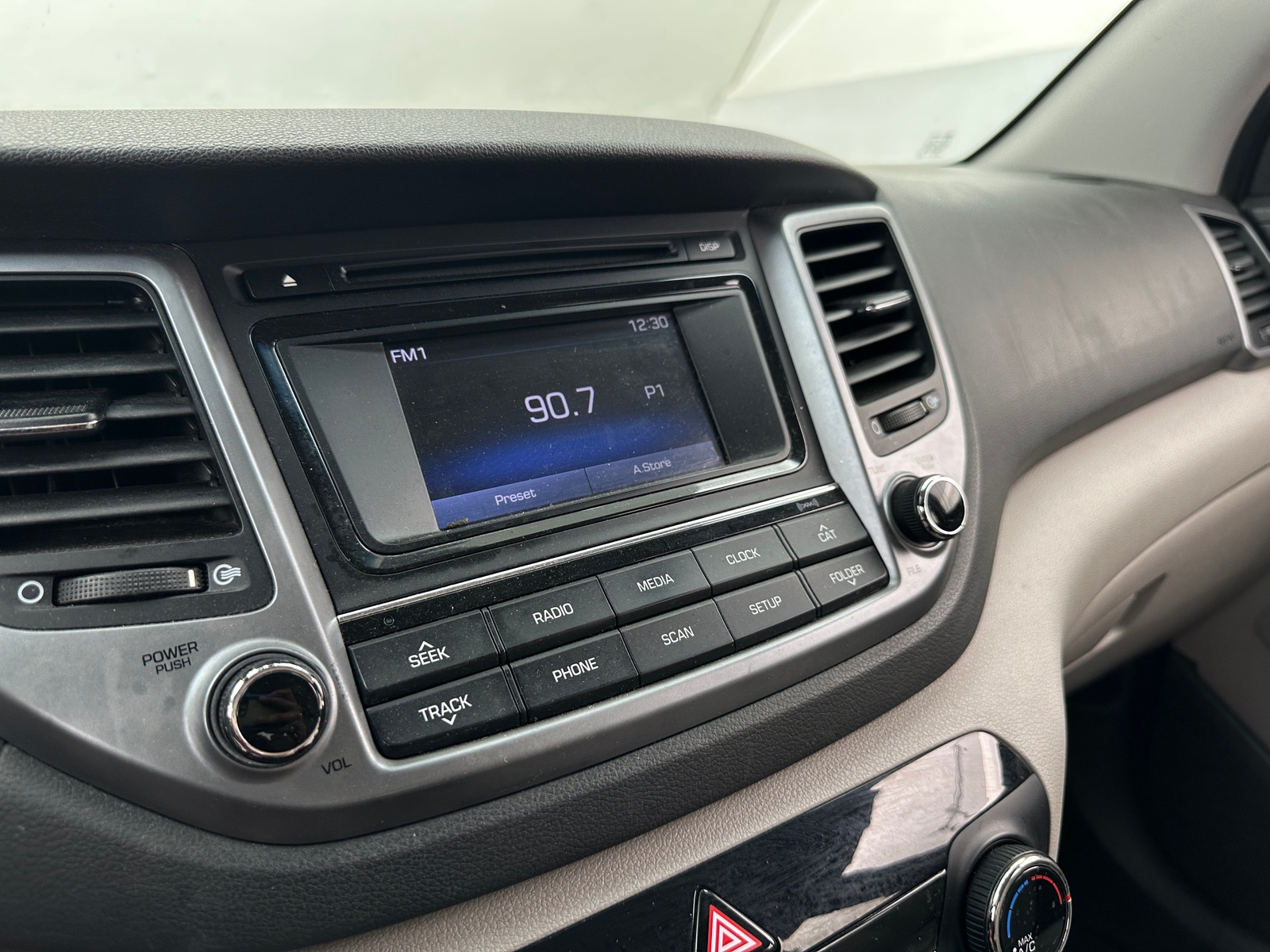 Thumbnail: 2016 Hyundai Tucson - 4