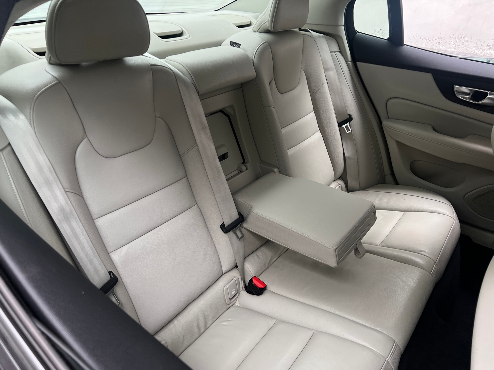 Thumbnail: 2024 Volvo S60 - 5