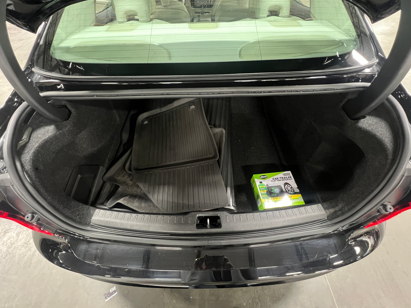 Thumbnail: 2024 Volvo S60 - 6