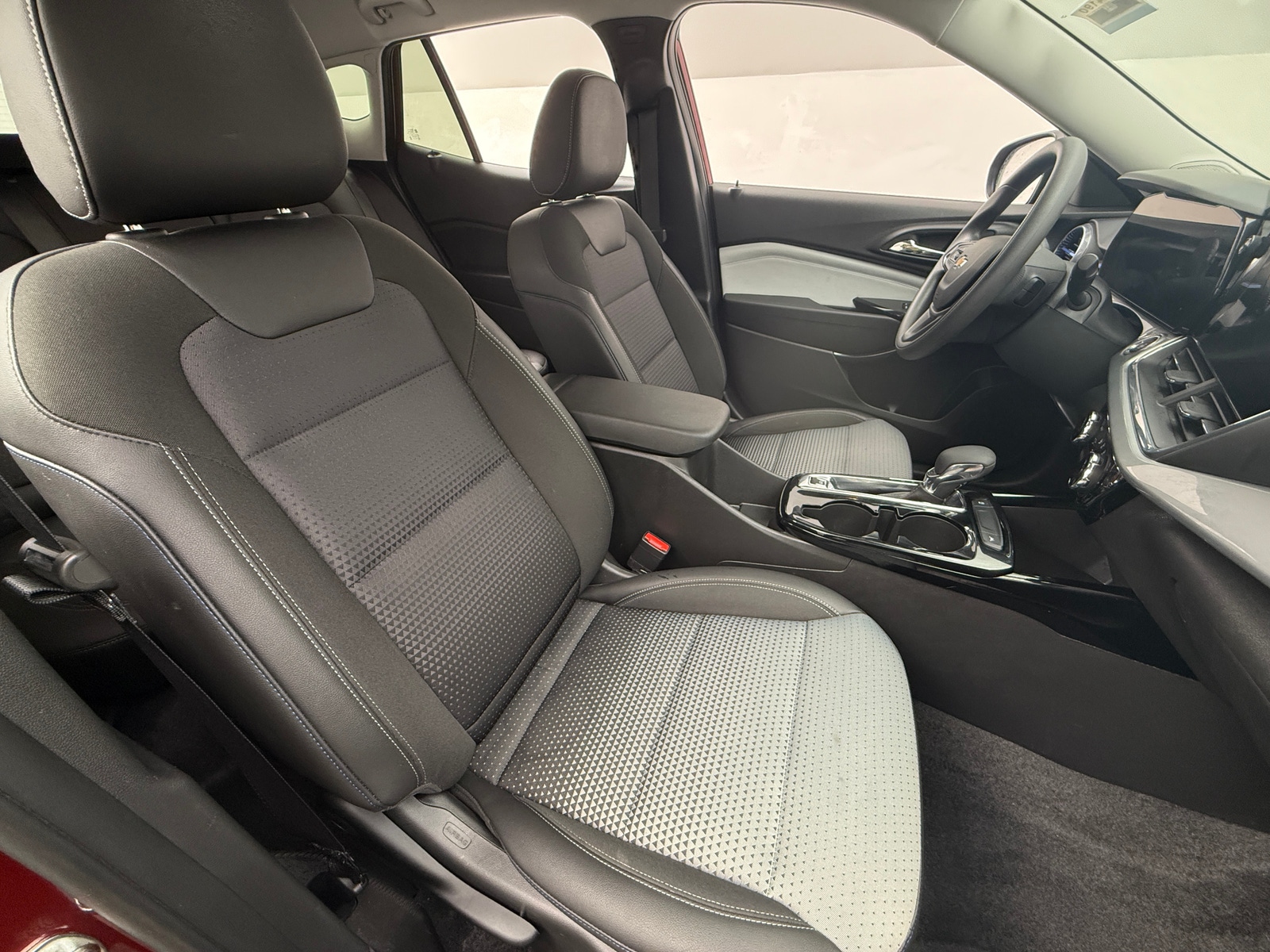 Thumbnail: 2025 Chevrolet Trax - 2