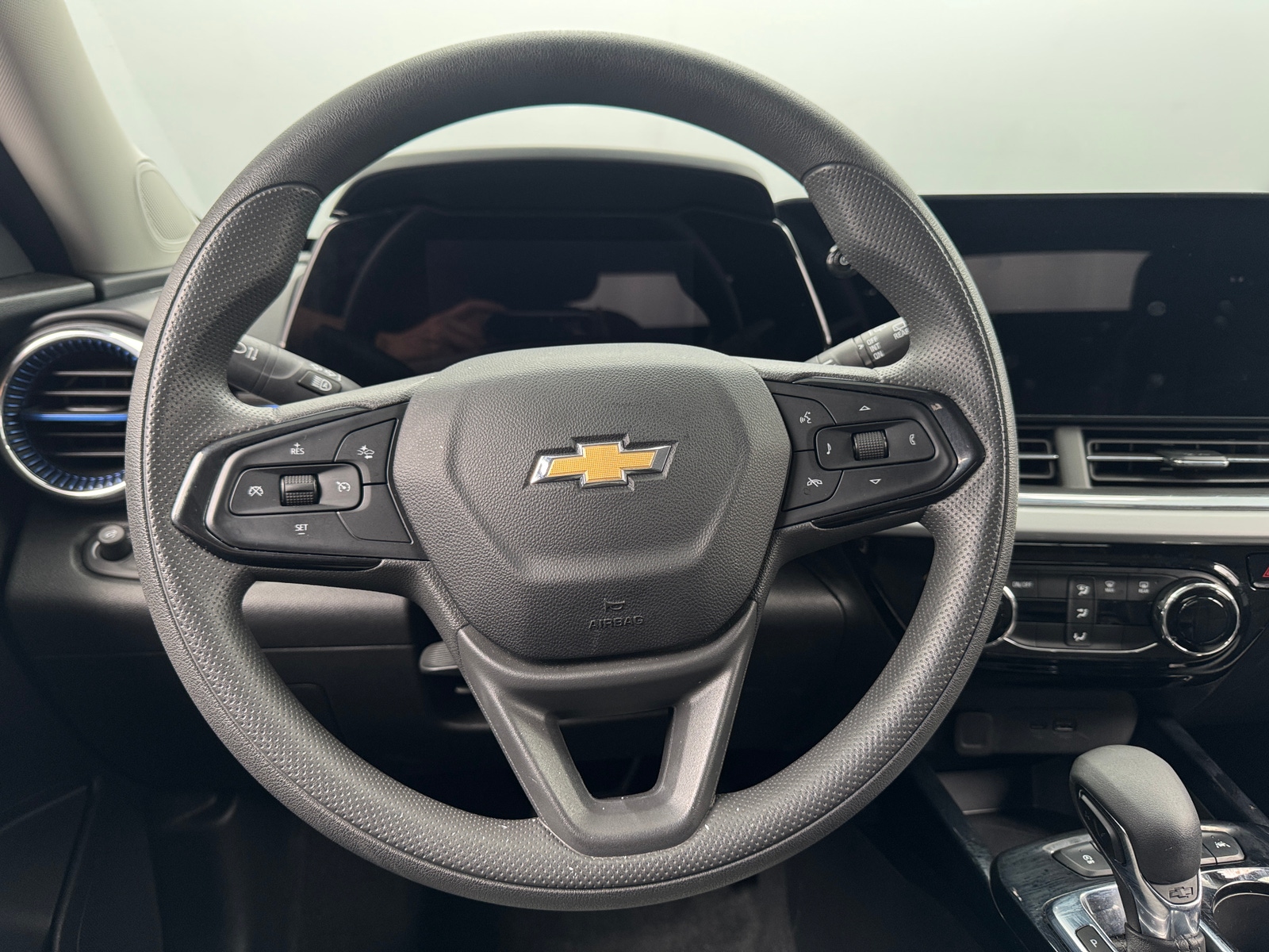 Thumbnail: 2025 Chevrolet Trax - 5