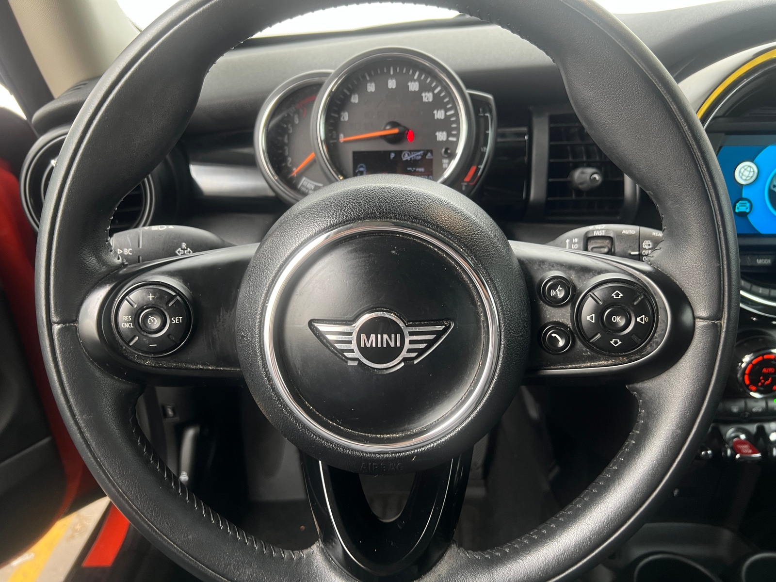 Thumbnail: 2019 MINI Cooper Hardtop - 4