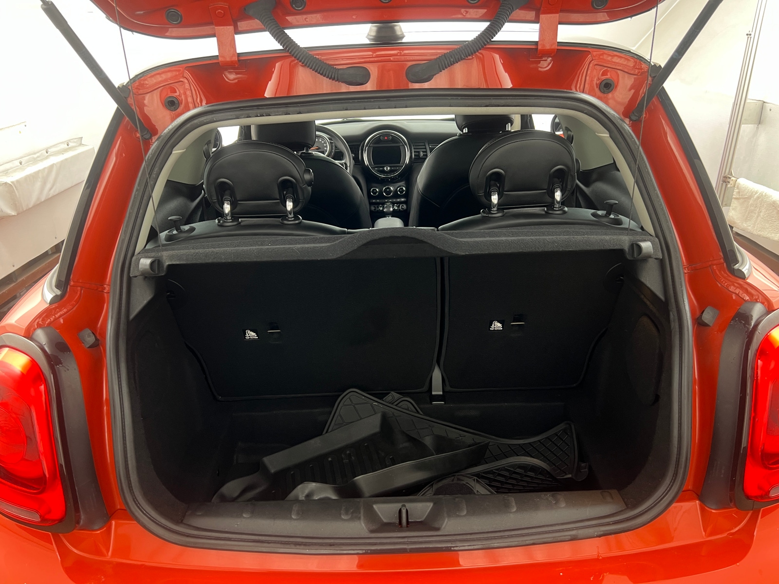 Thumbnail: 2019 MINI Cooper Hardtop - 6