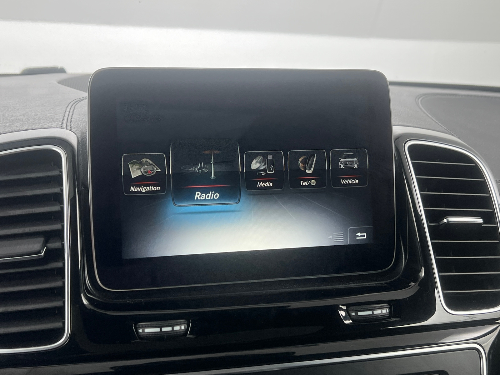 Thumbnail: 2017 Mercedes-Benz GLS - 3