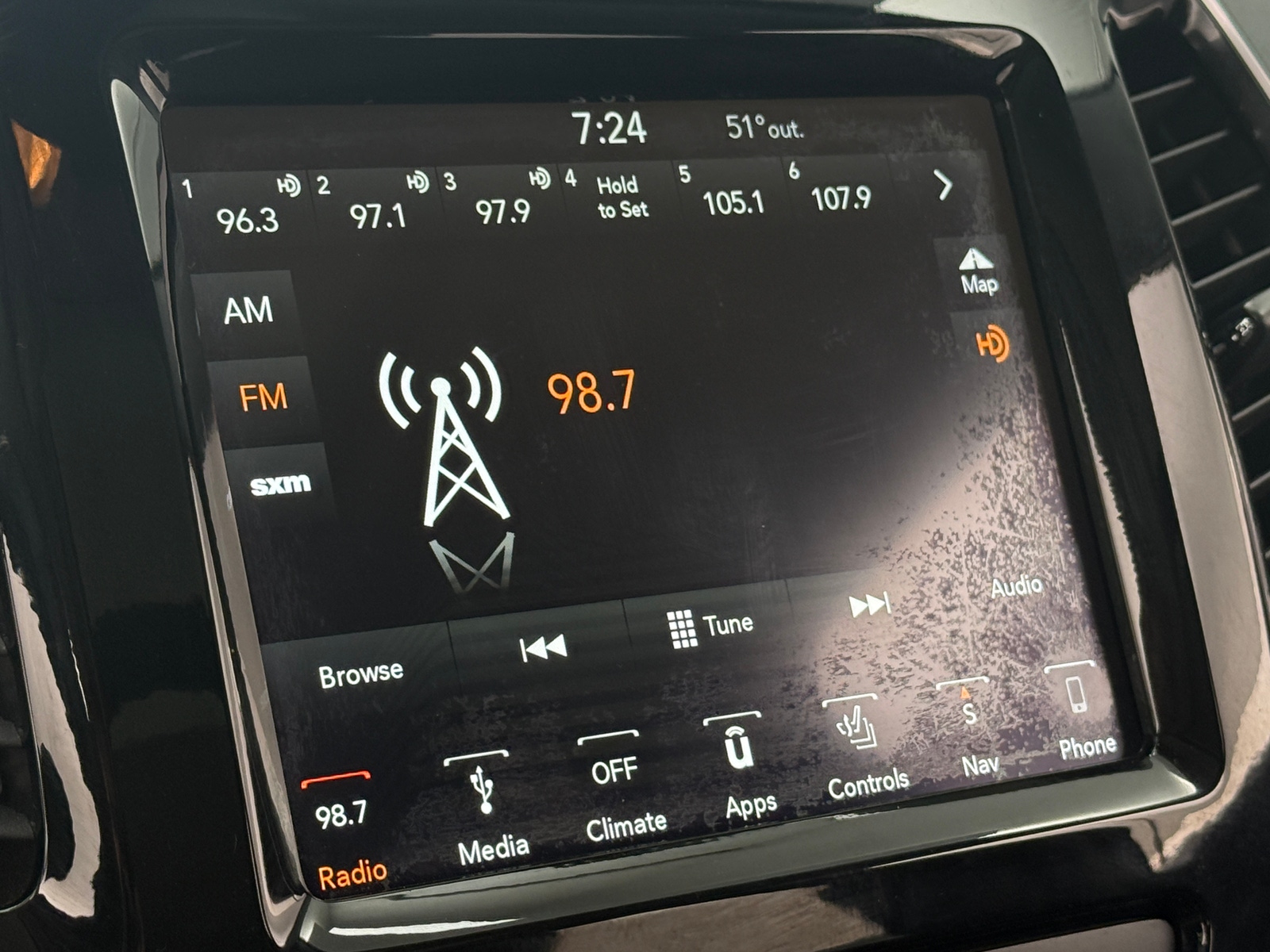 Thumbnail: 2019 Jeep Cherokee - 3