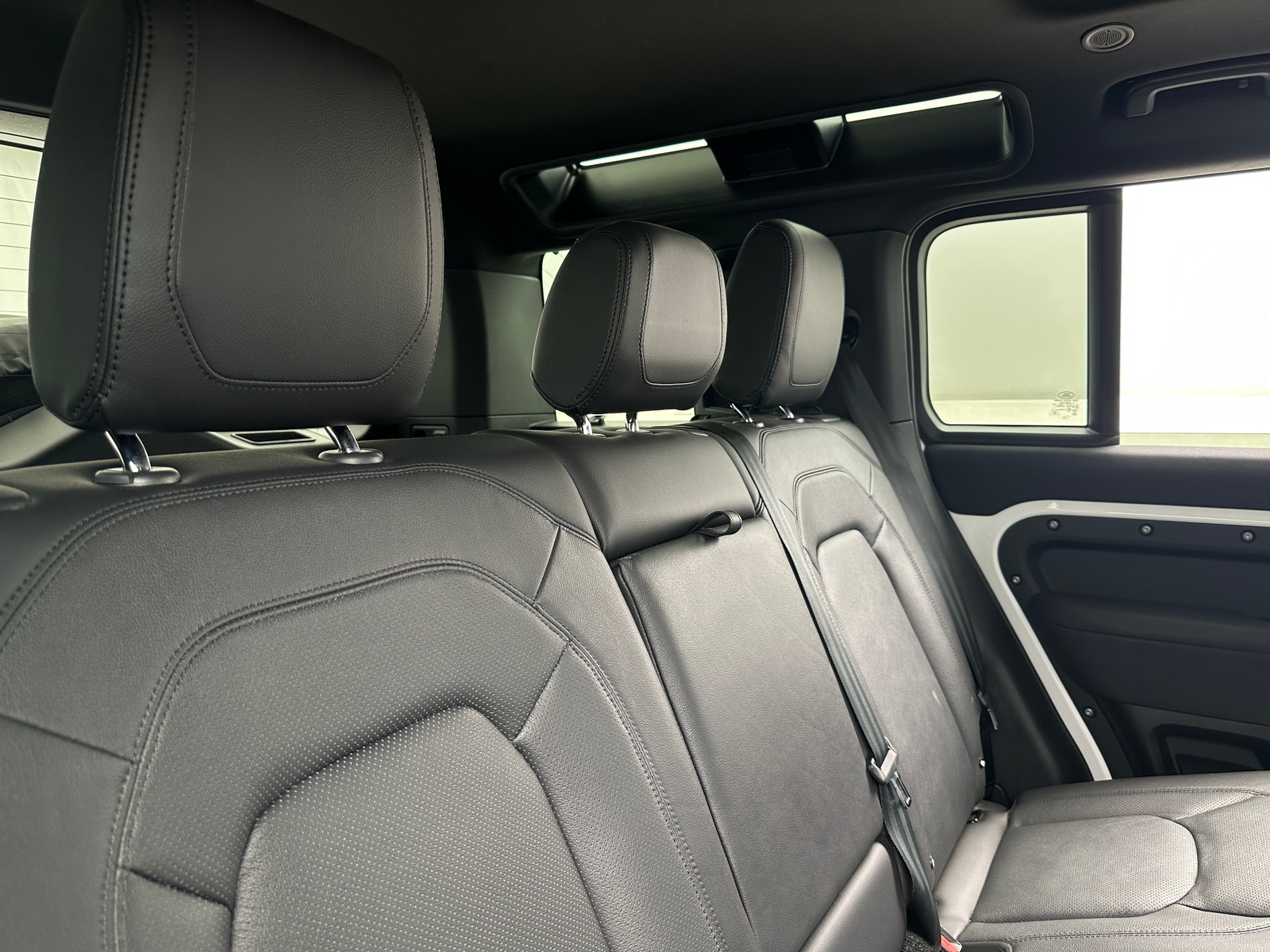 Thumbnail: 2023 Land Rover Defender - 5